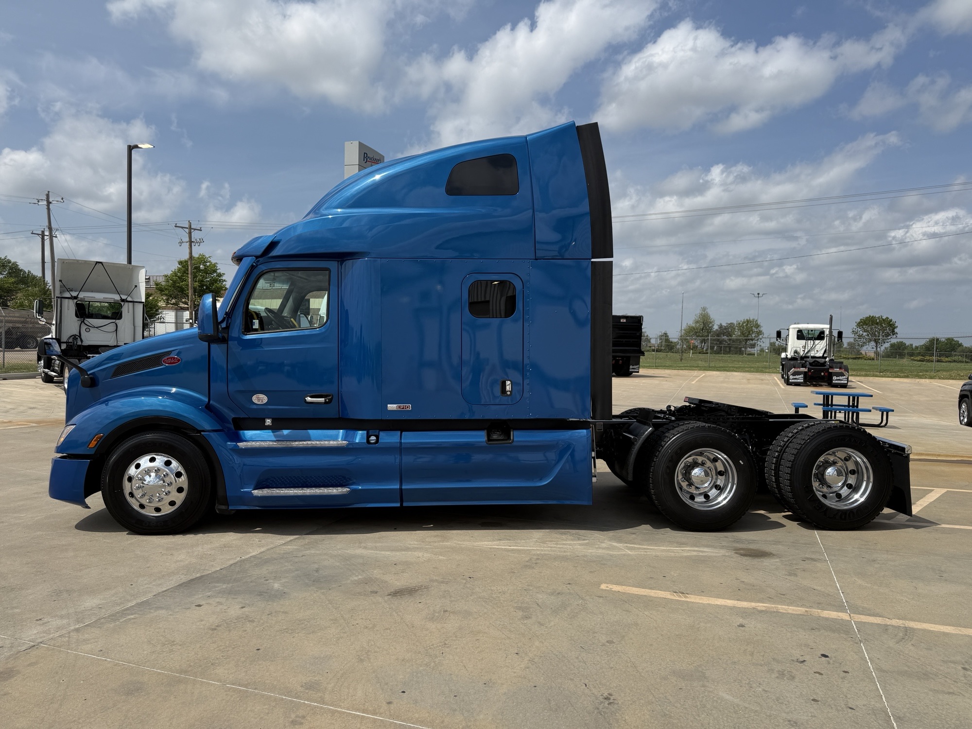 2022 Peterbilt 579 in Tulsa, OK — photo 8