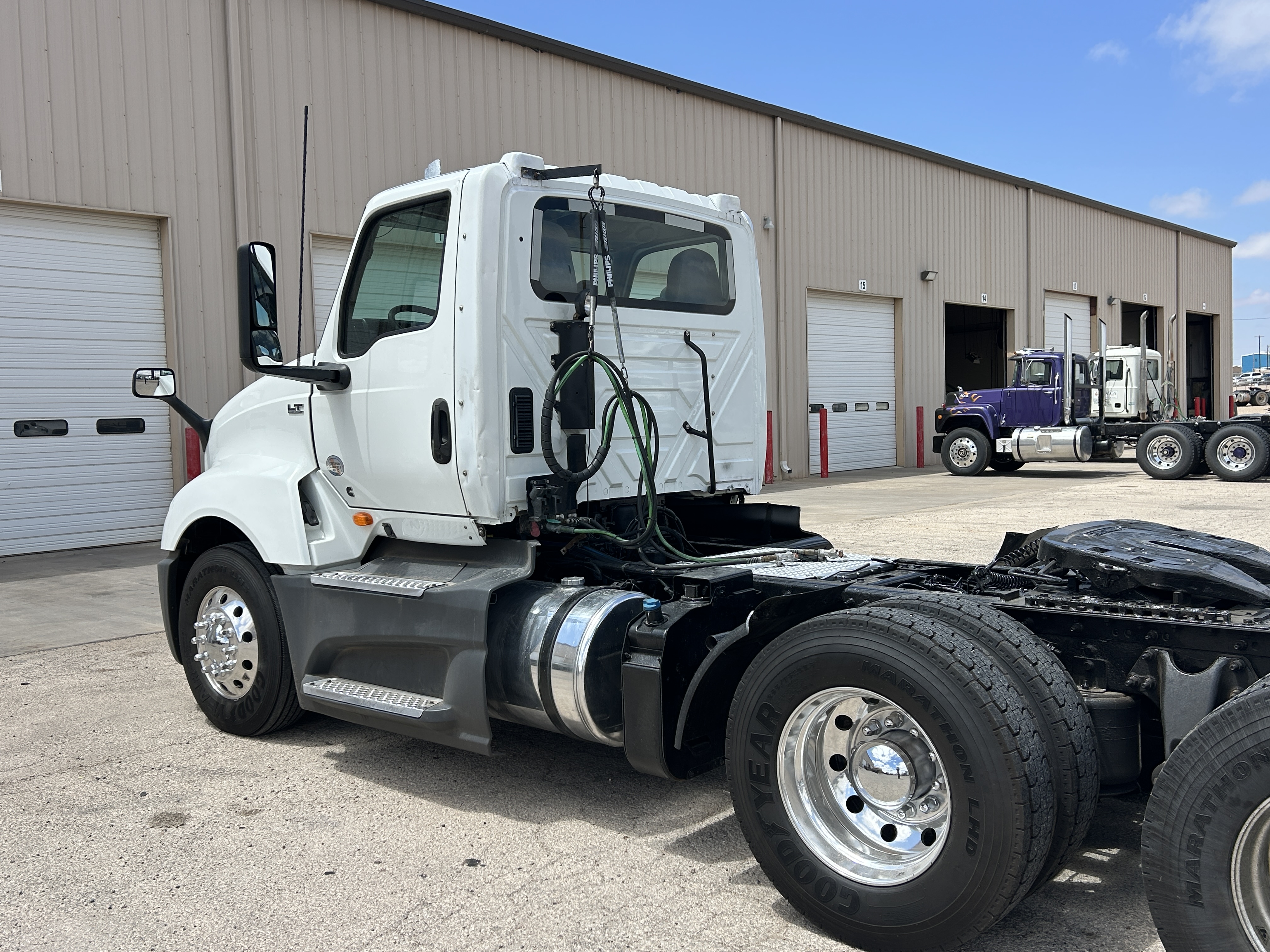 2021 International LT in Odessa, TX — photo 8