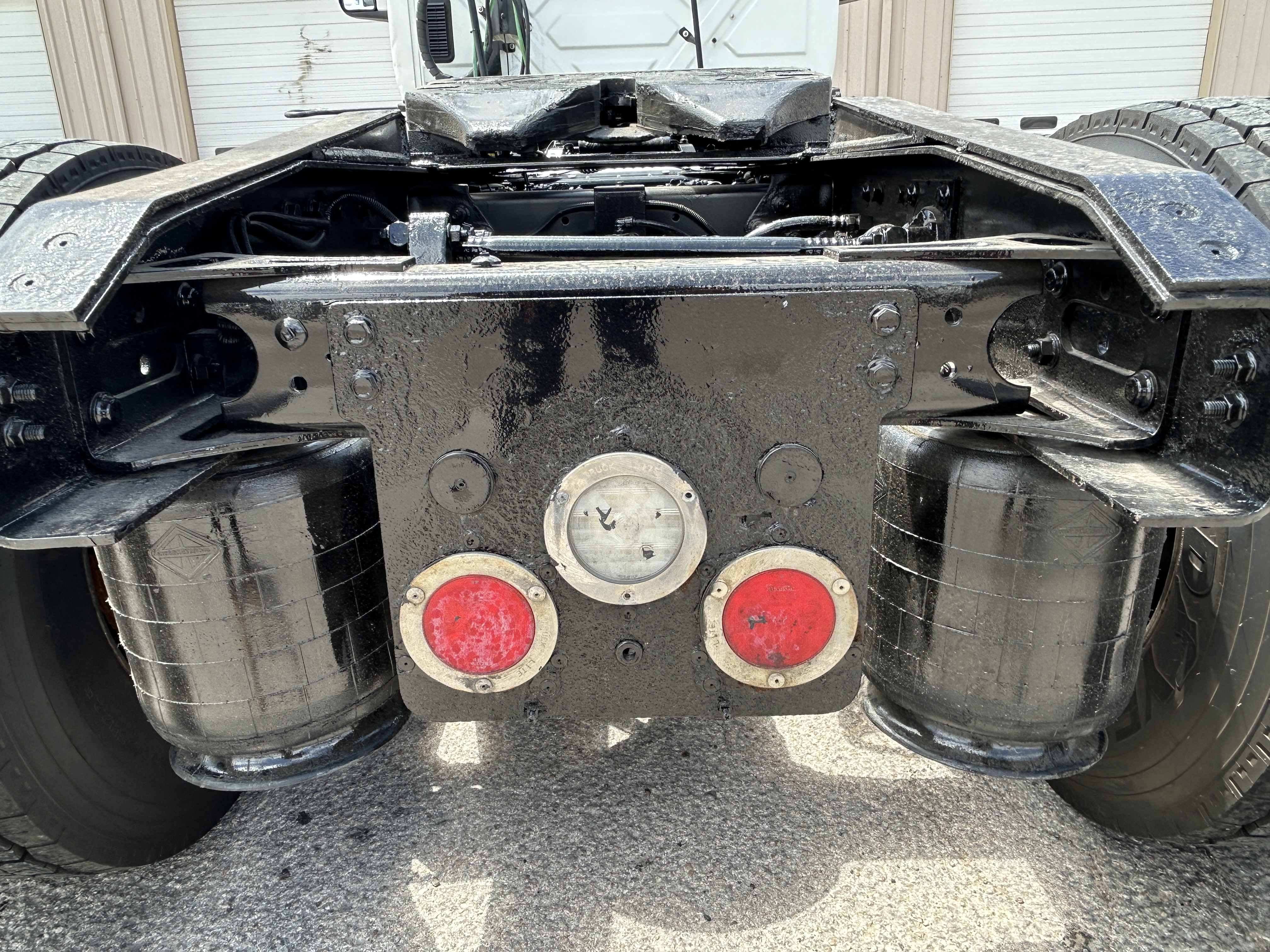 2021 International LT in Odessa, TX — photo 7
