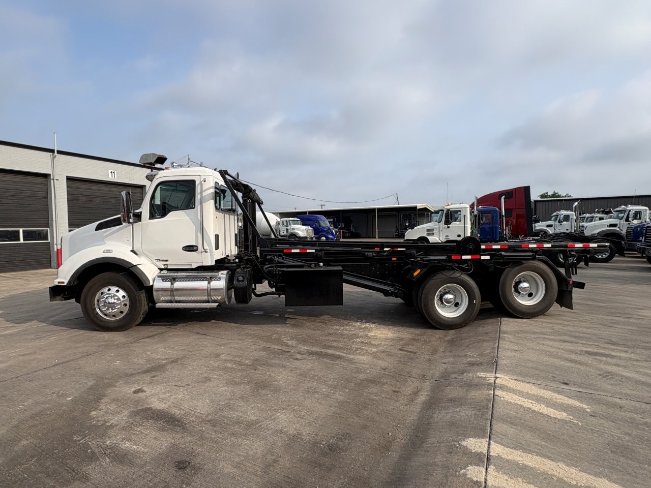 2018 Kenworth T880 in Dallas Irving Blvd, TX — photo 7