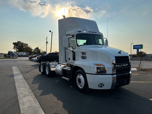 2025 Mack - image 3