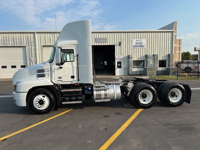 2025 Mack - image 4