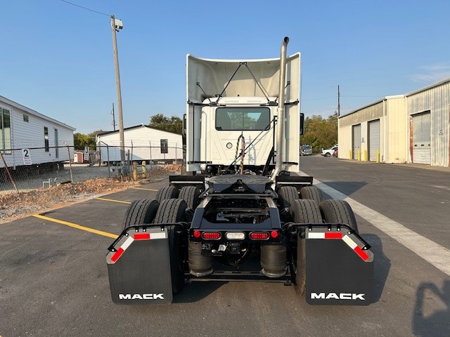 2025 Mack - image 6