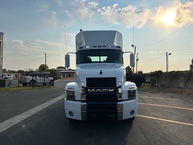 2025 Mack - image 2