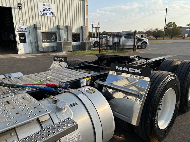 2025 Mack - image 11