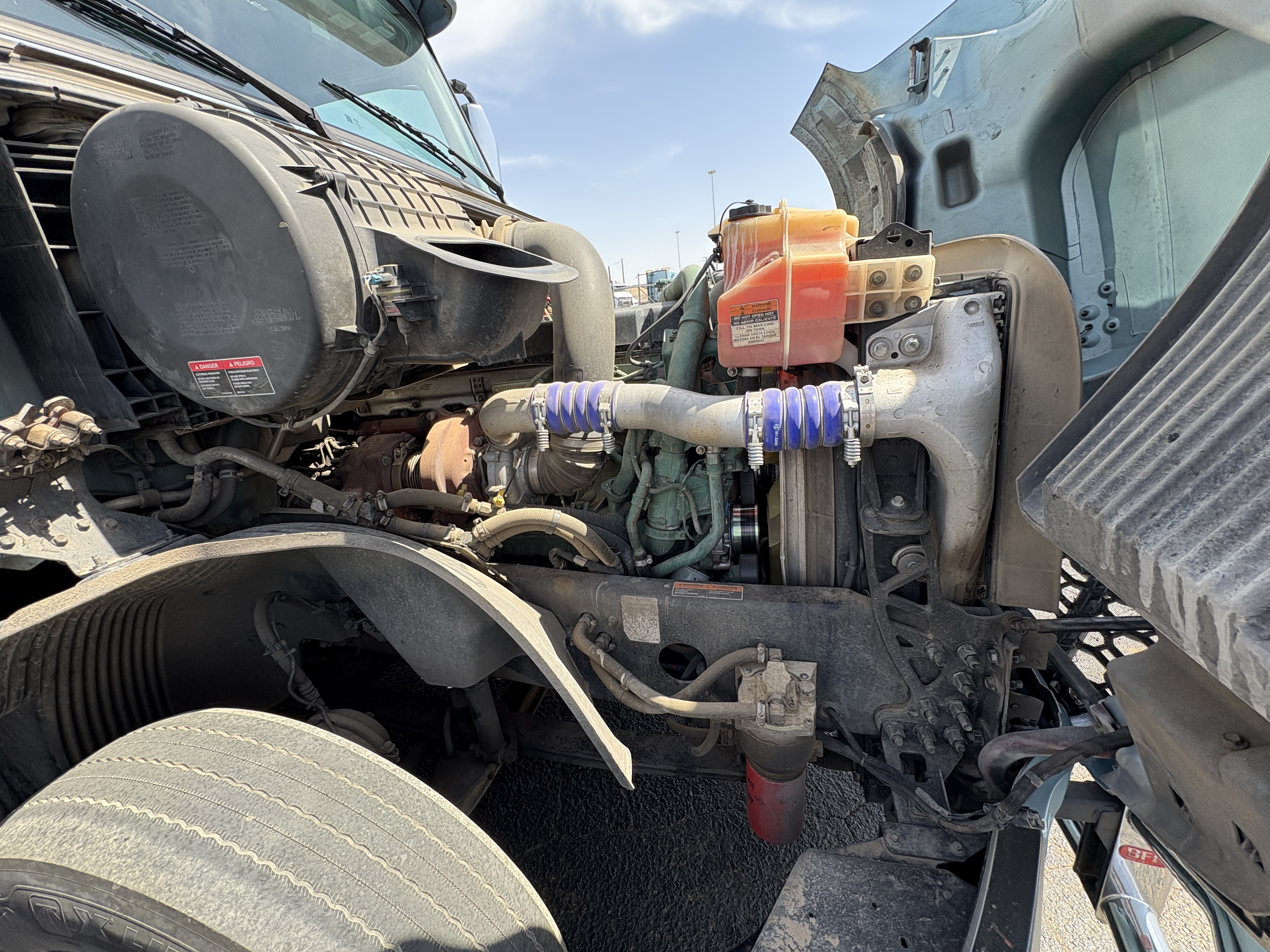 2022 Volvo - image 12