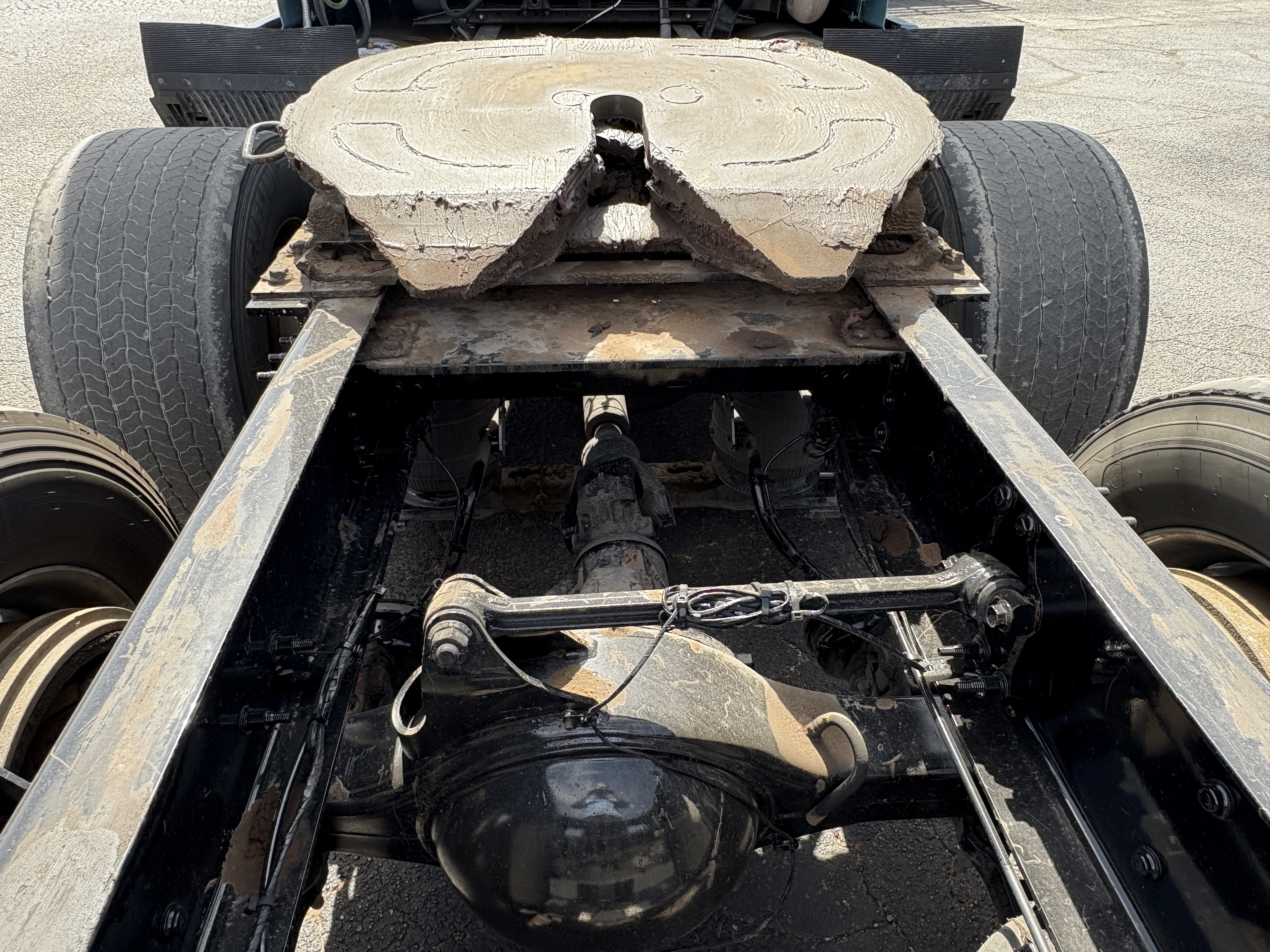 2022 Volvo - image 7