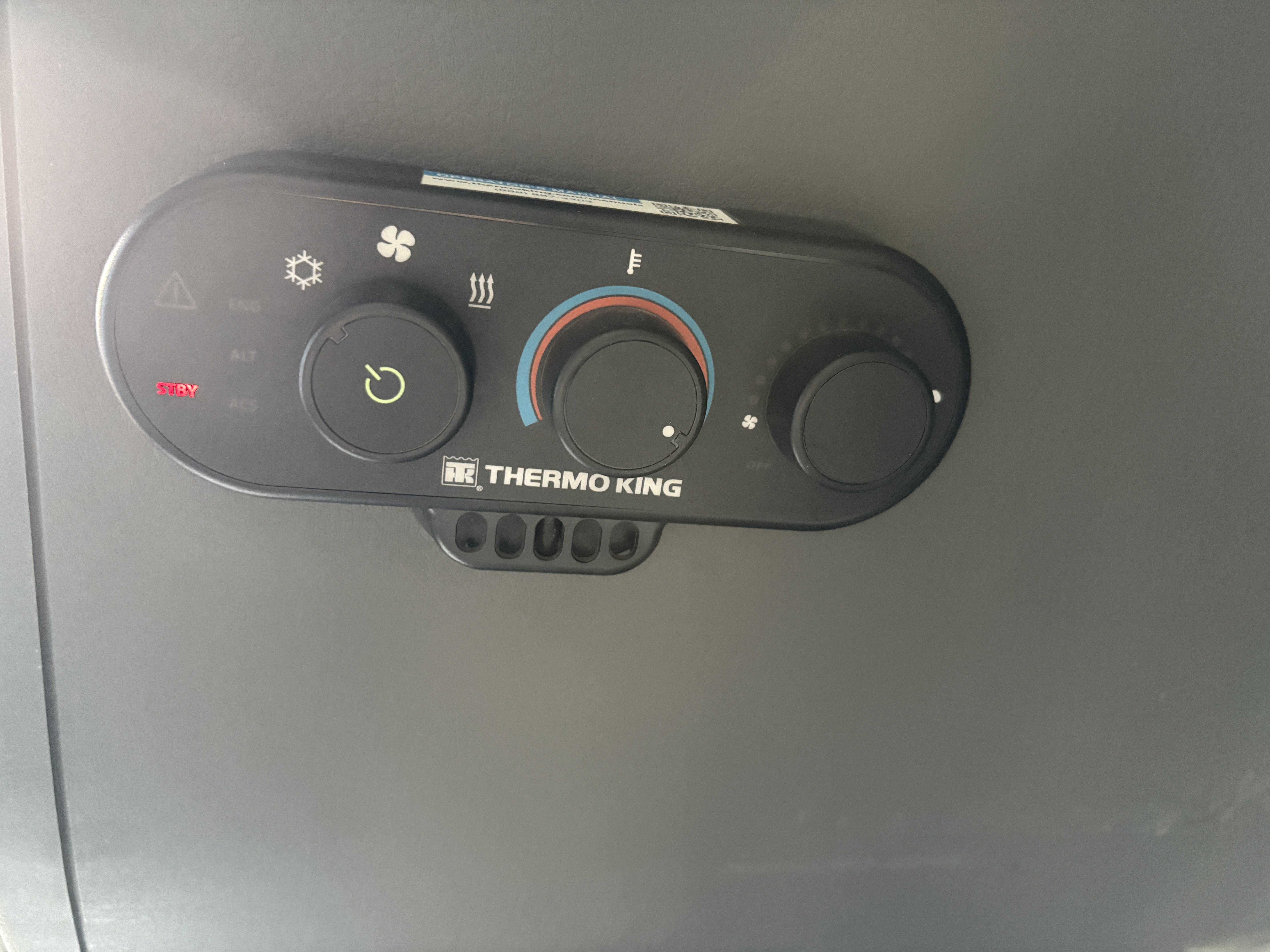 2022 Volvo - image 23