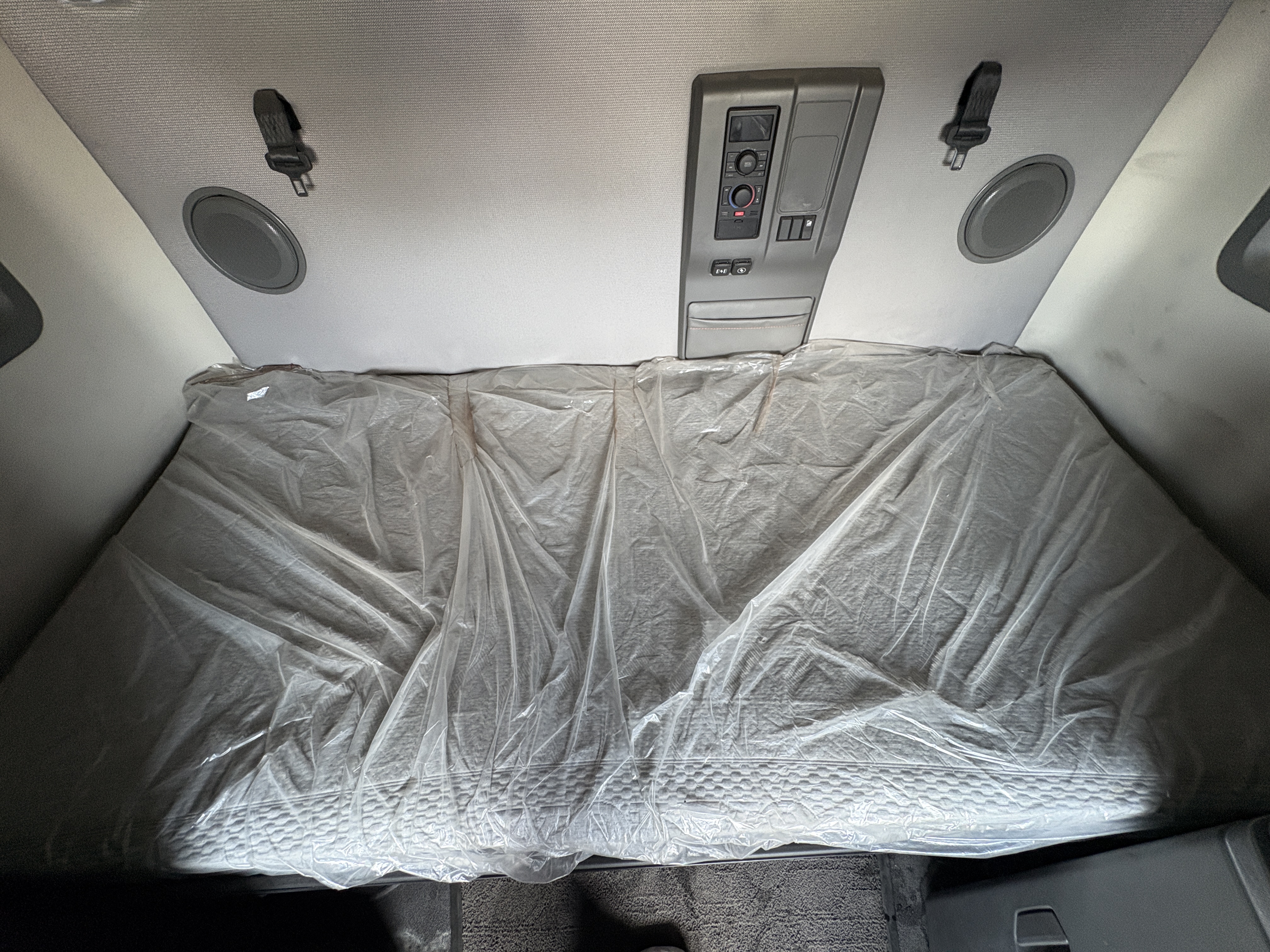 2022 Volvo - image 21