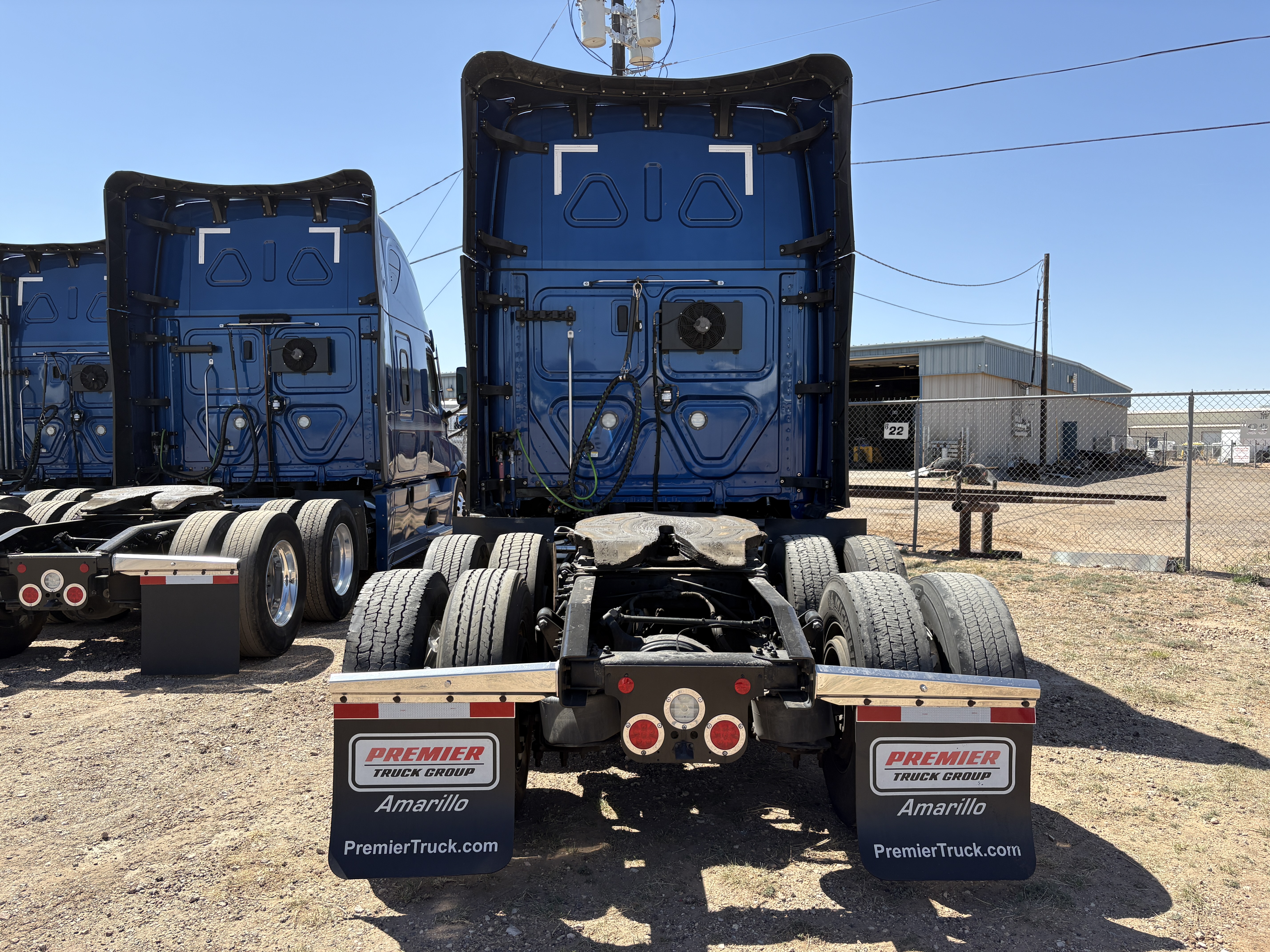 2022 Freightliner Cascadia - image 6