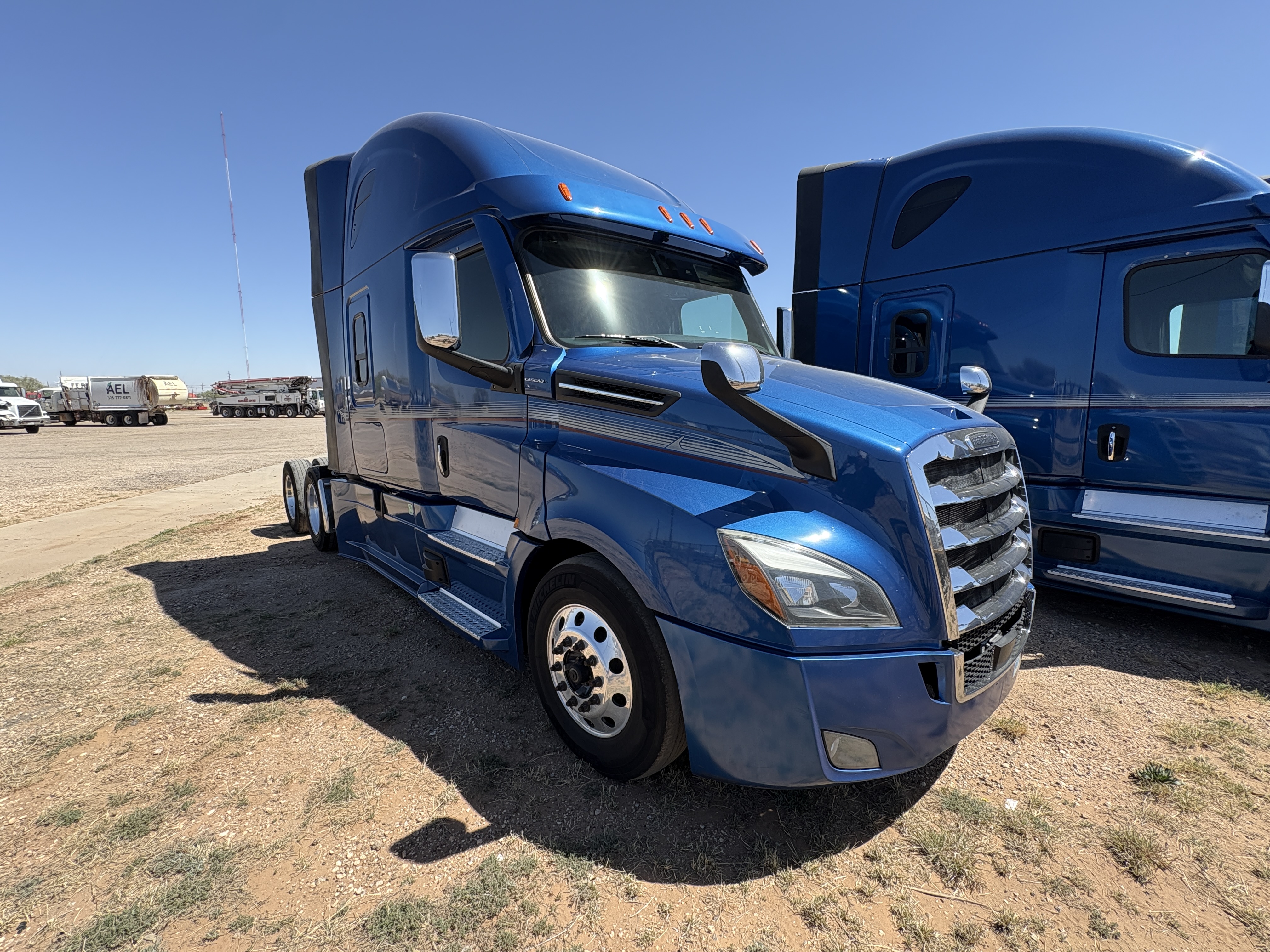 2022 Freightliner Cascadia - image 3