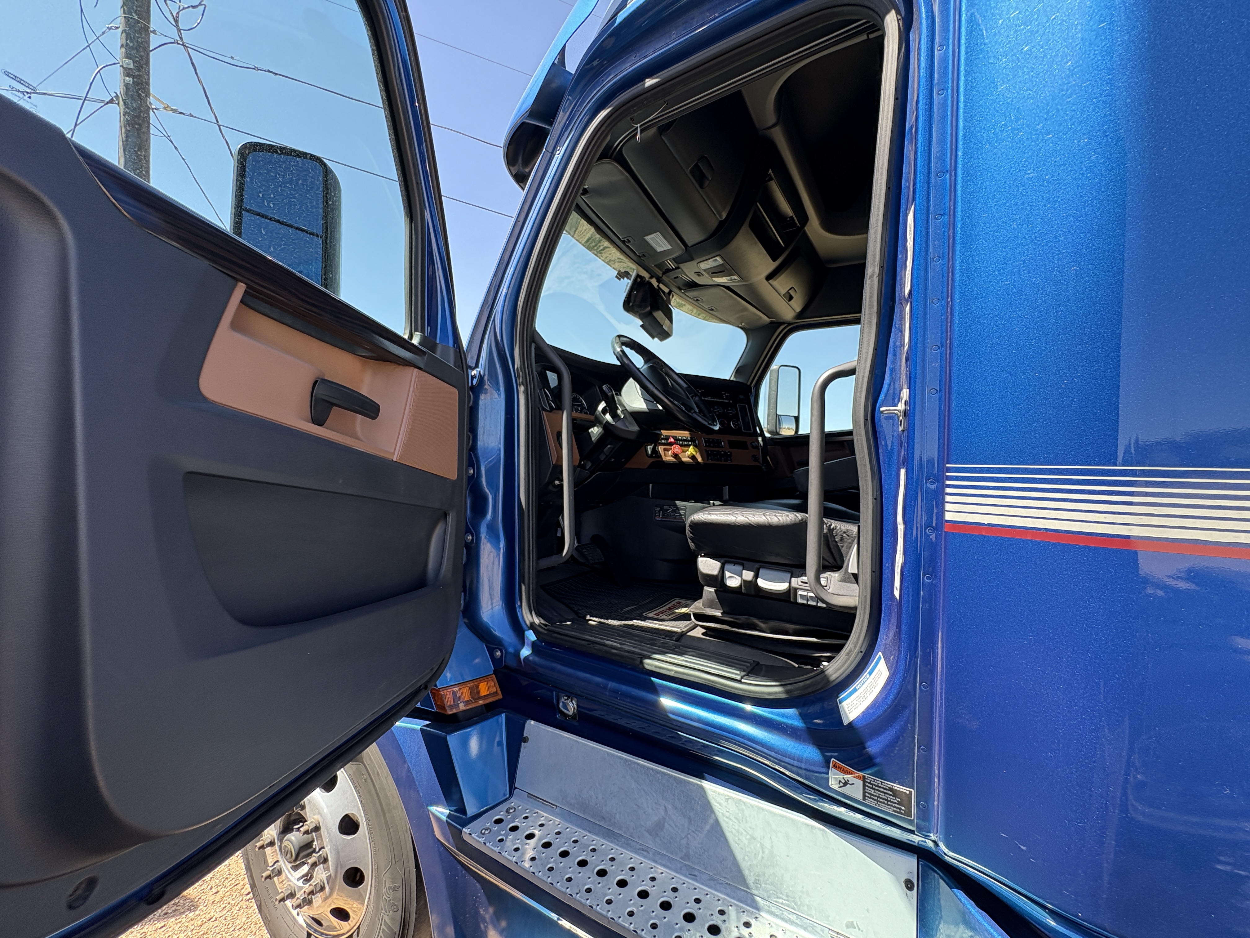 2022 Freightliner Cascadia - image 13