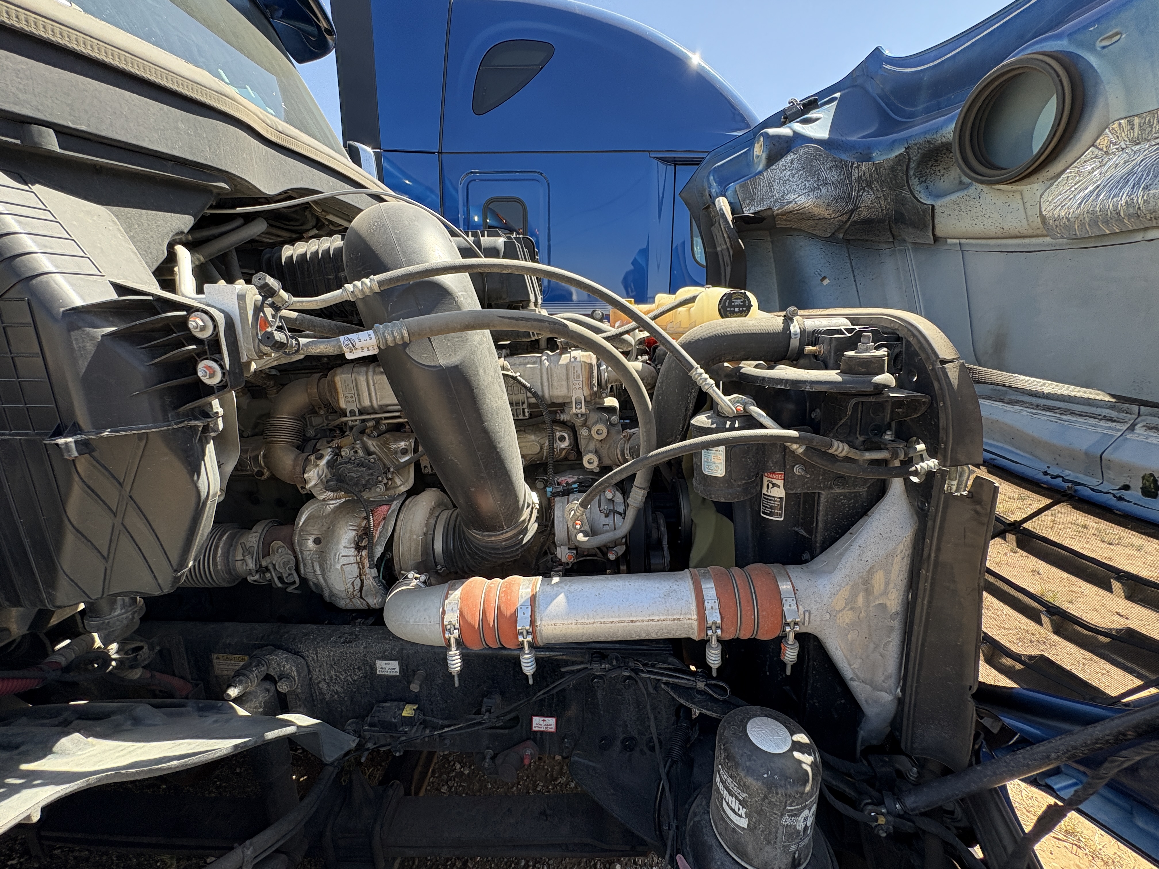 2022 Freightliner Cascadia - image 12