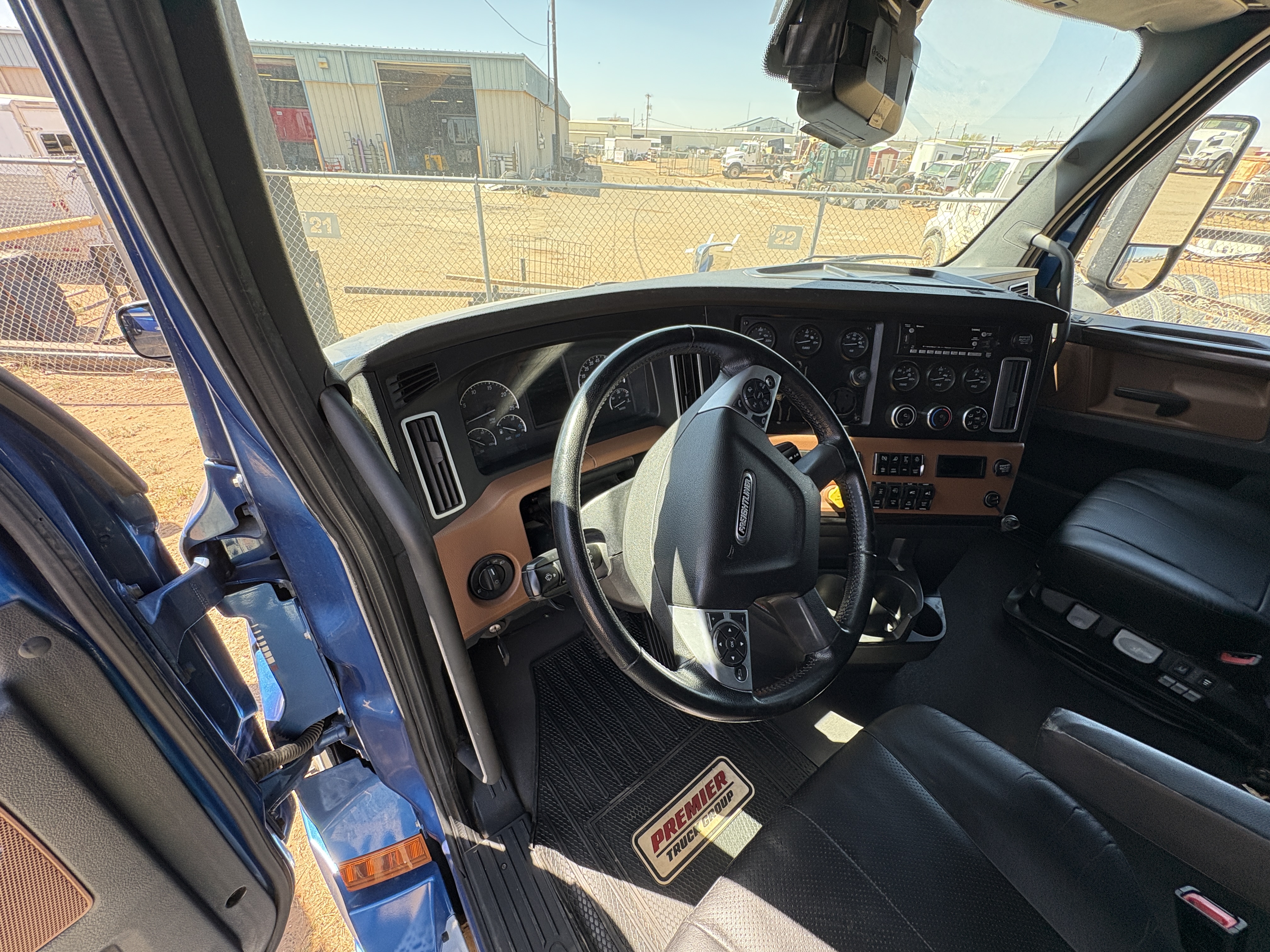 2022 Freightliner Cascadia - image 15