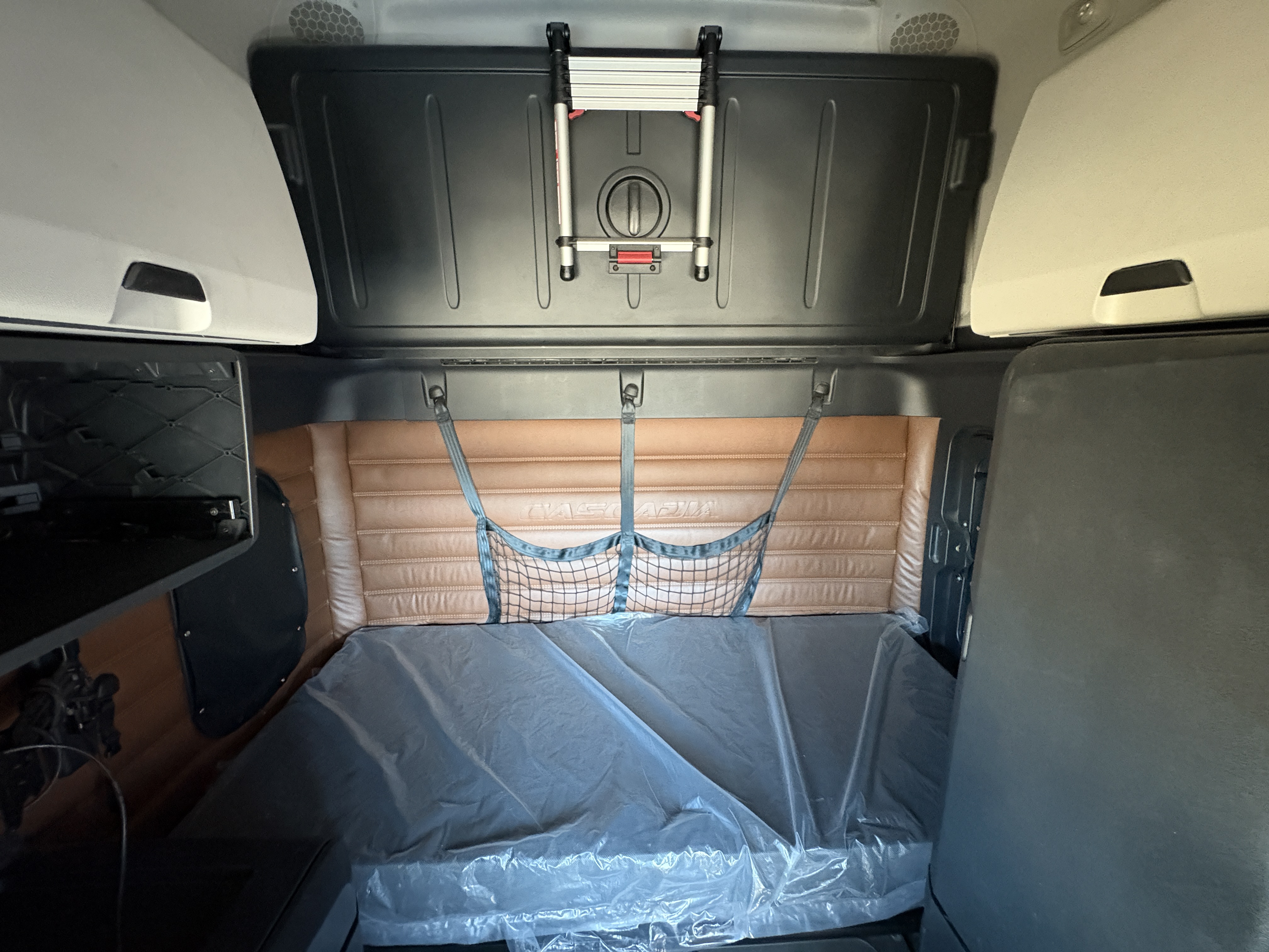 2022 Freightliner Cascadia - image 19