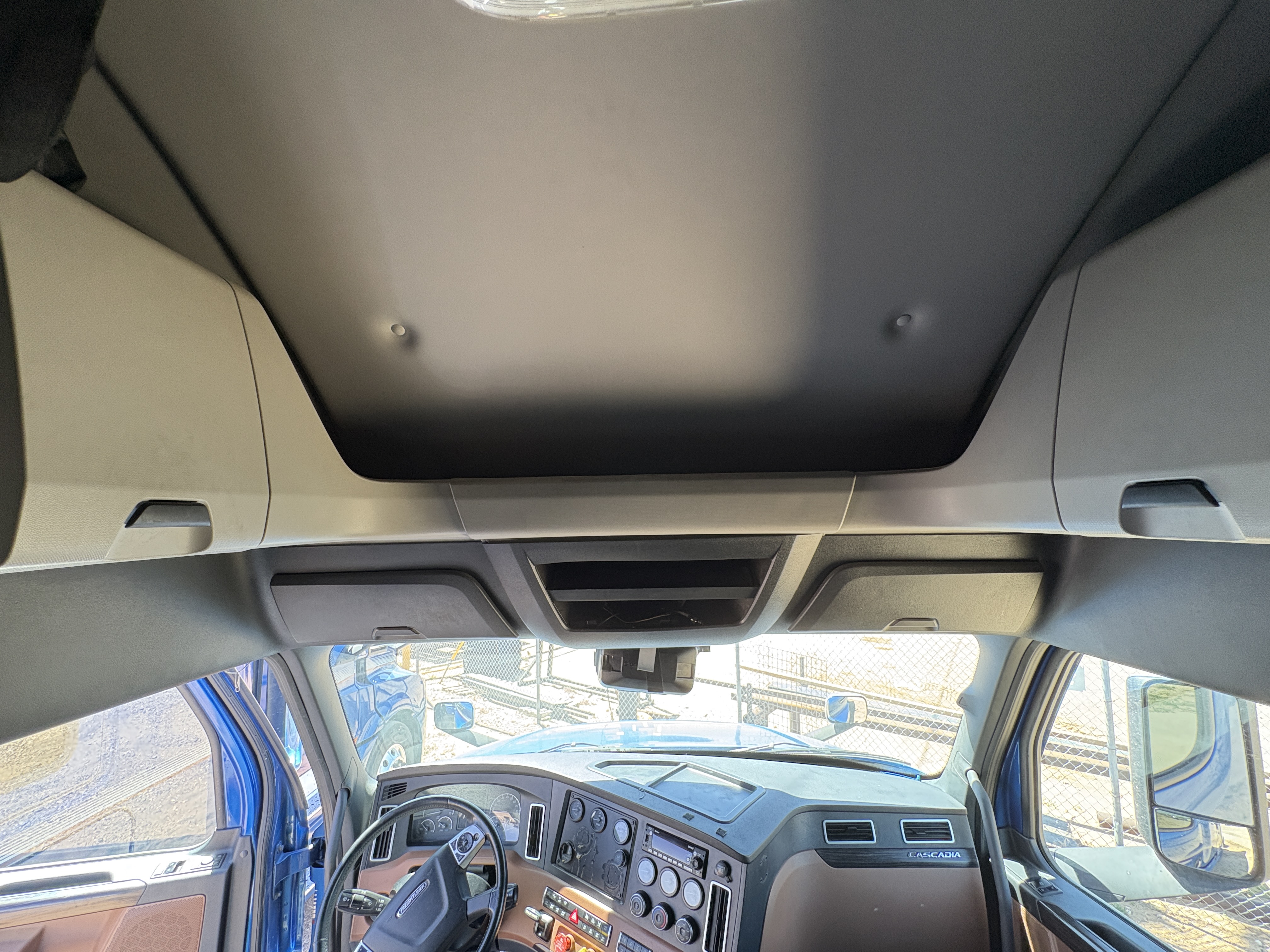 2022 Freightliner Cascadia - image 18