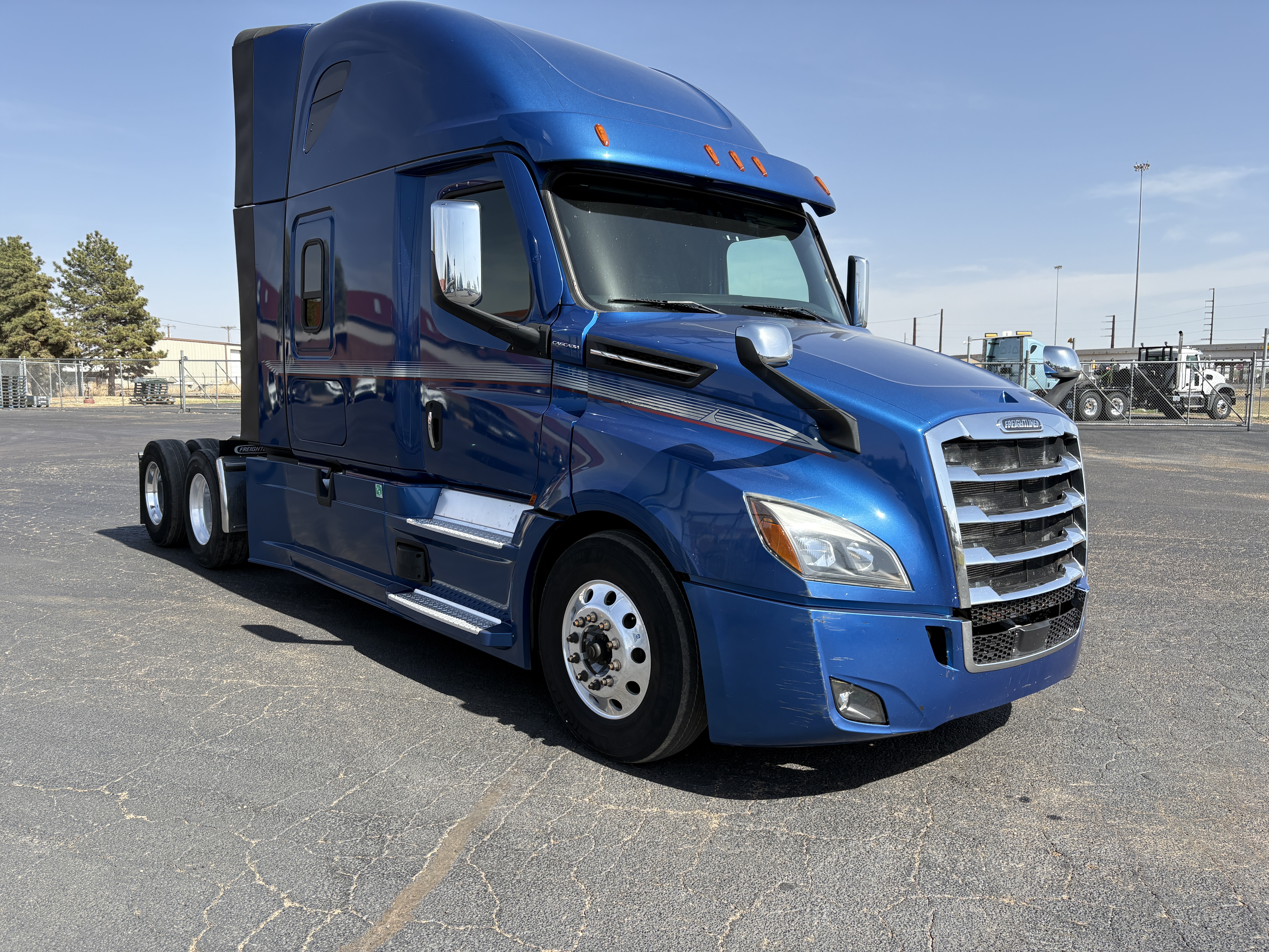 2022 Freightliner Cascadia - image 3