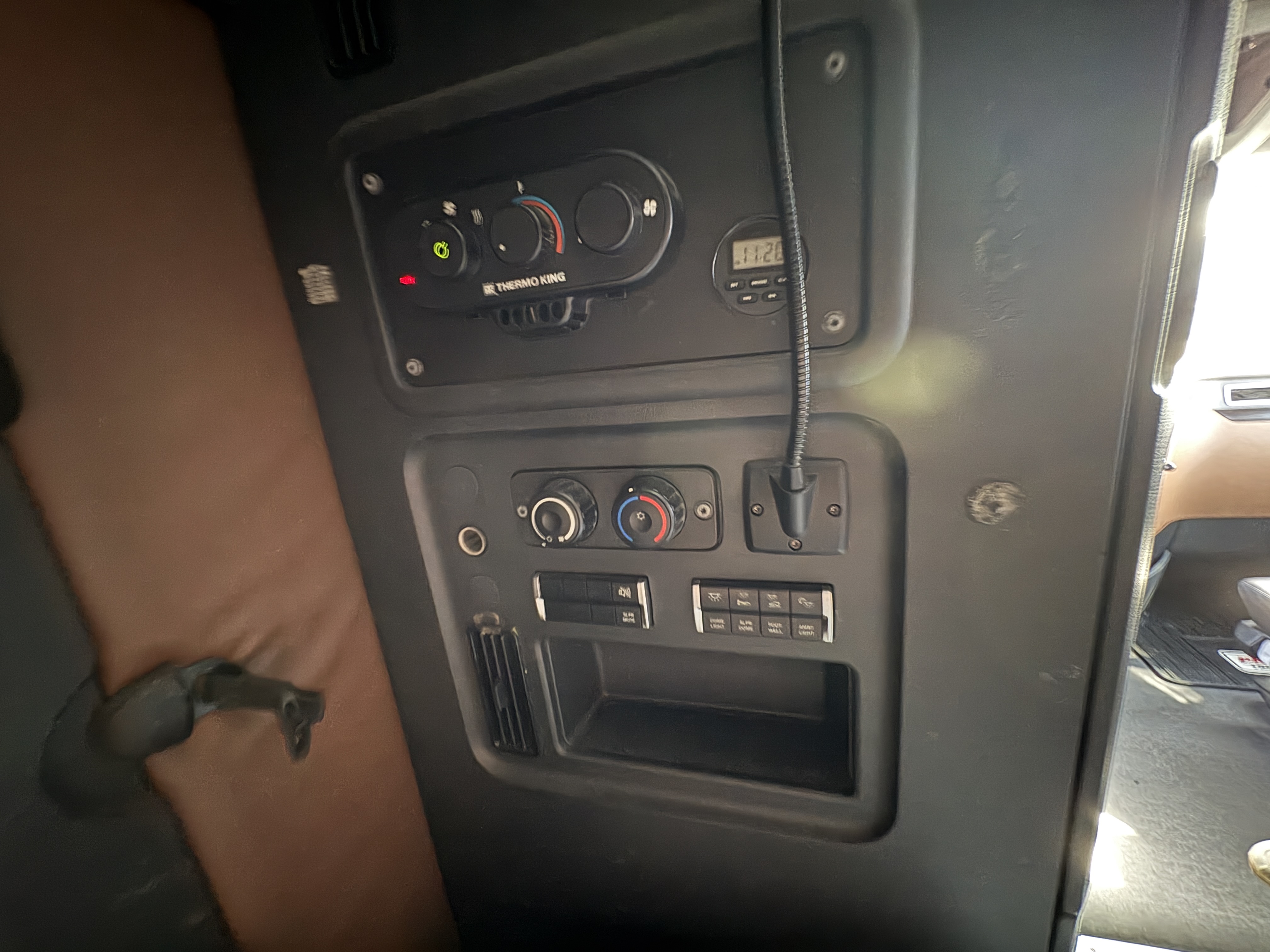 2022 Freightliner Cascadia - image 23