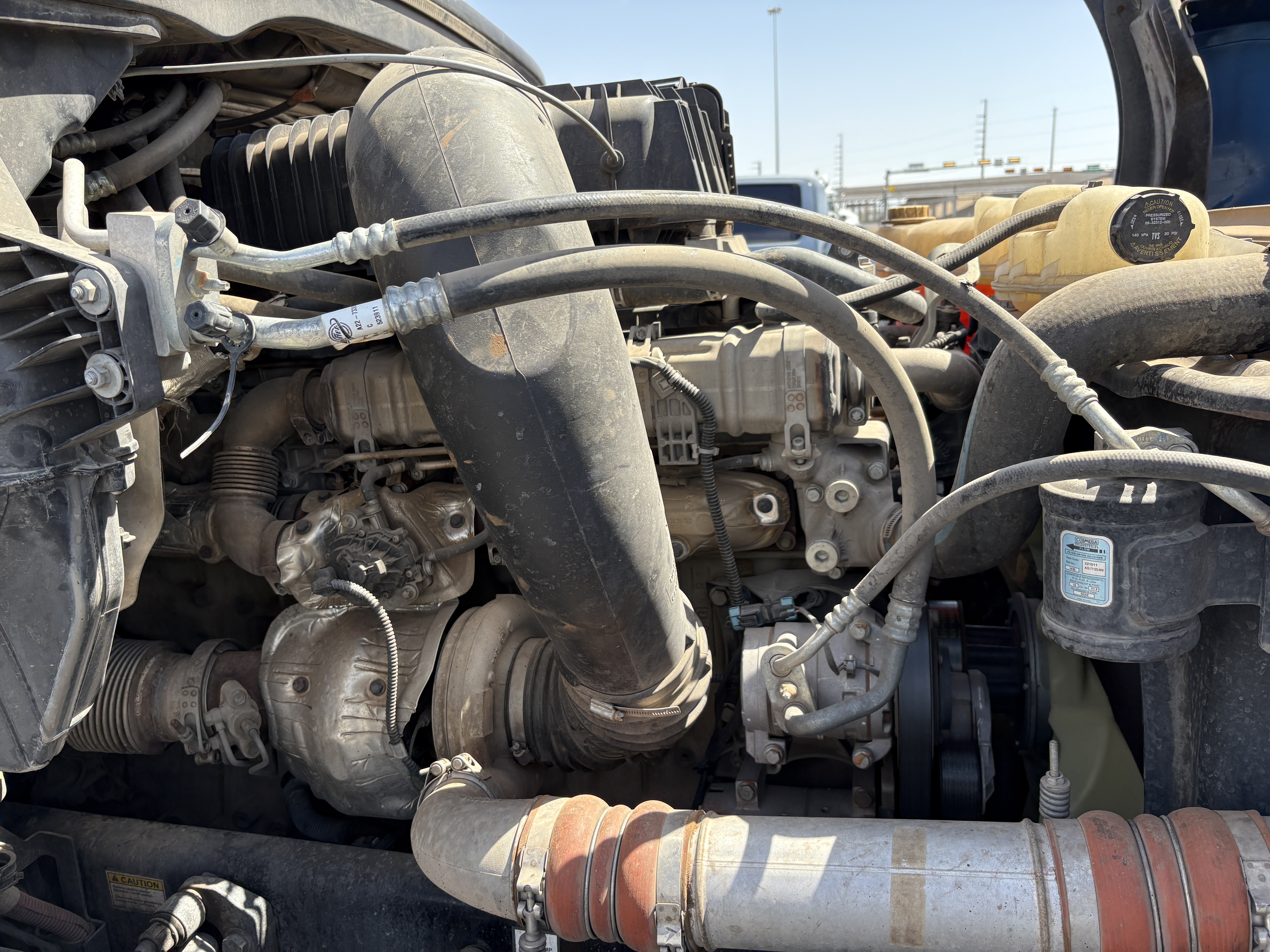 2022 Freightliner Cascadia - image 13