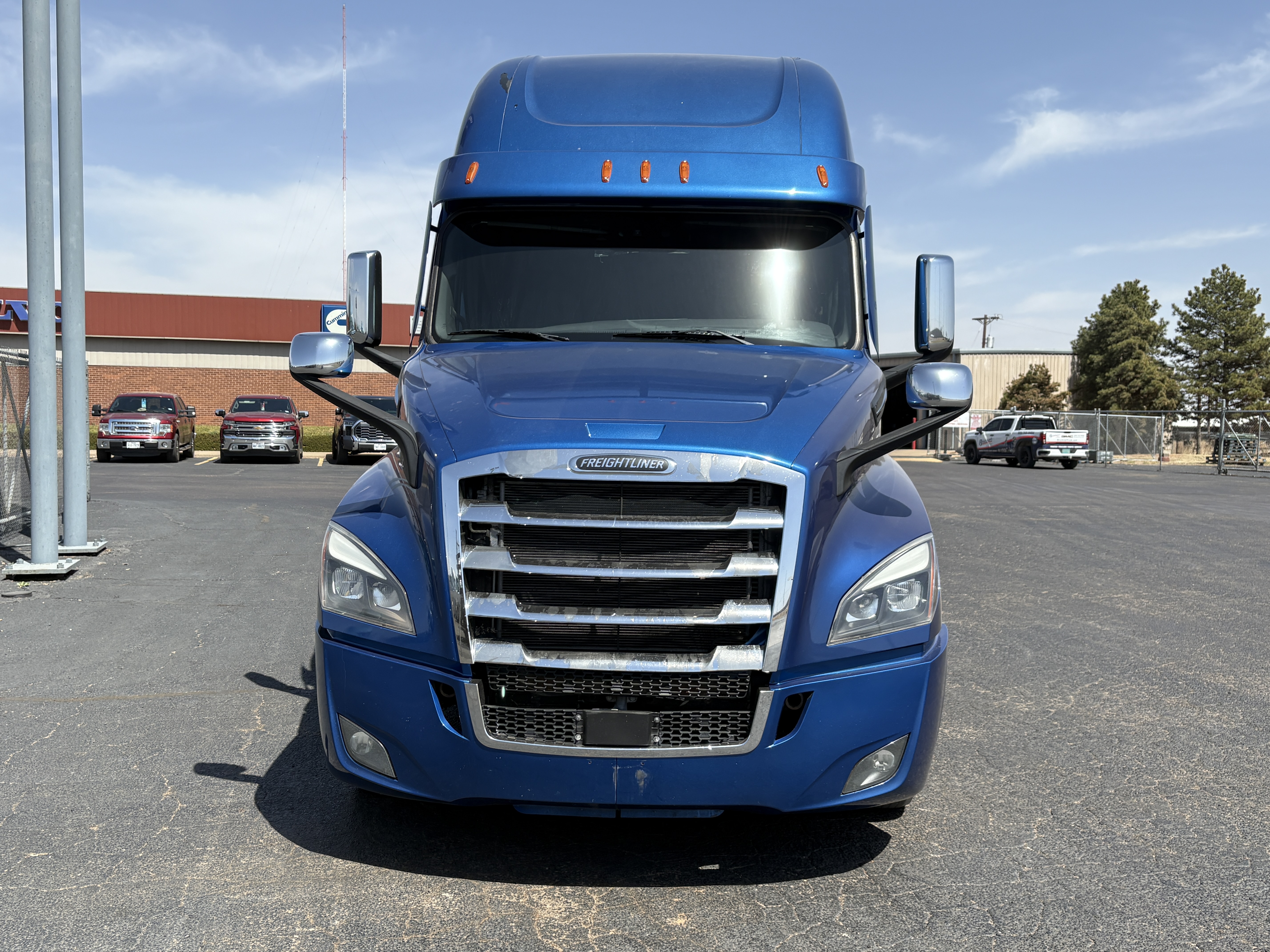 2022 Freightliner Cascadia - image 2