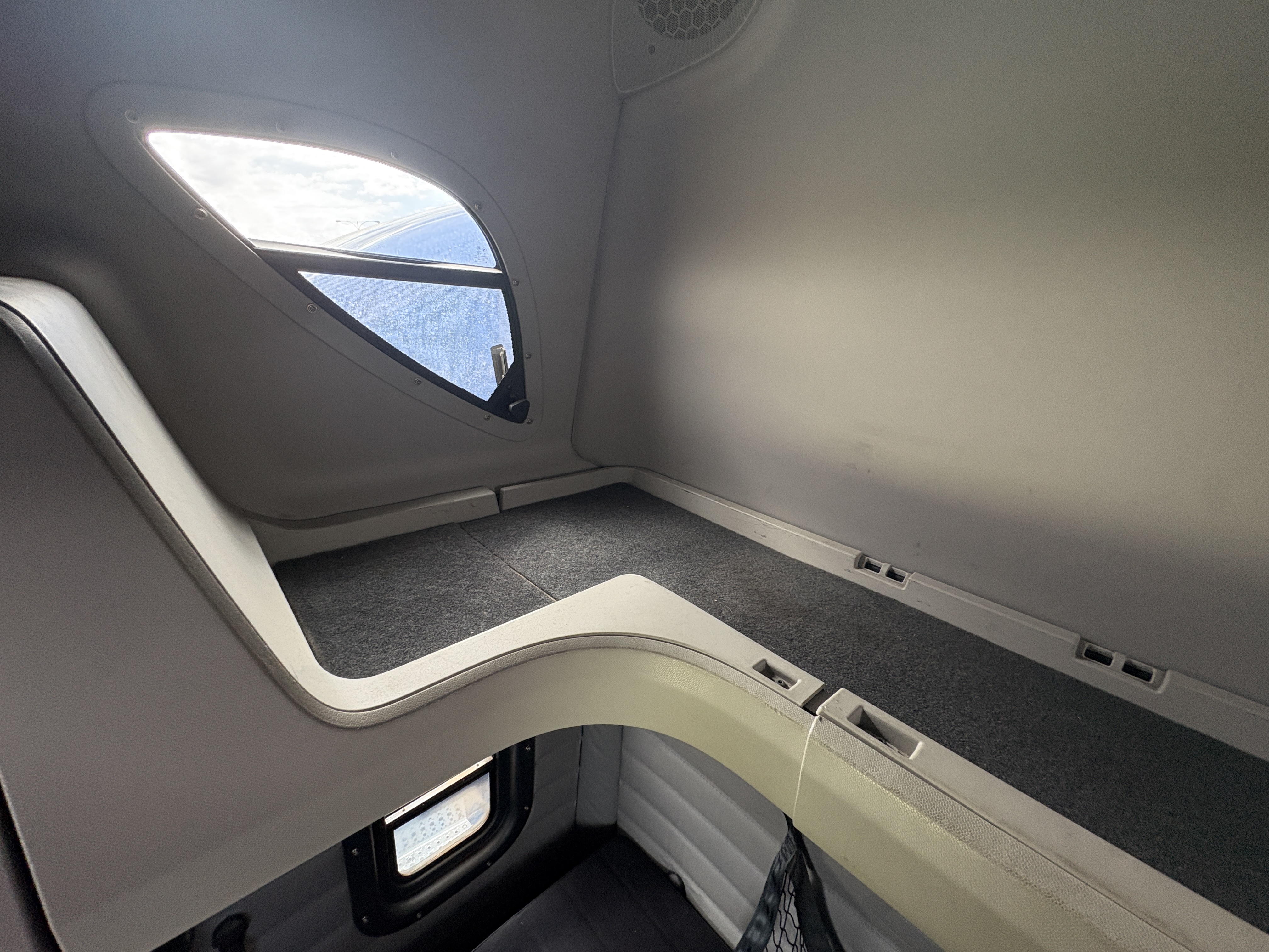 2023 Freightliner Cascadia - image 25