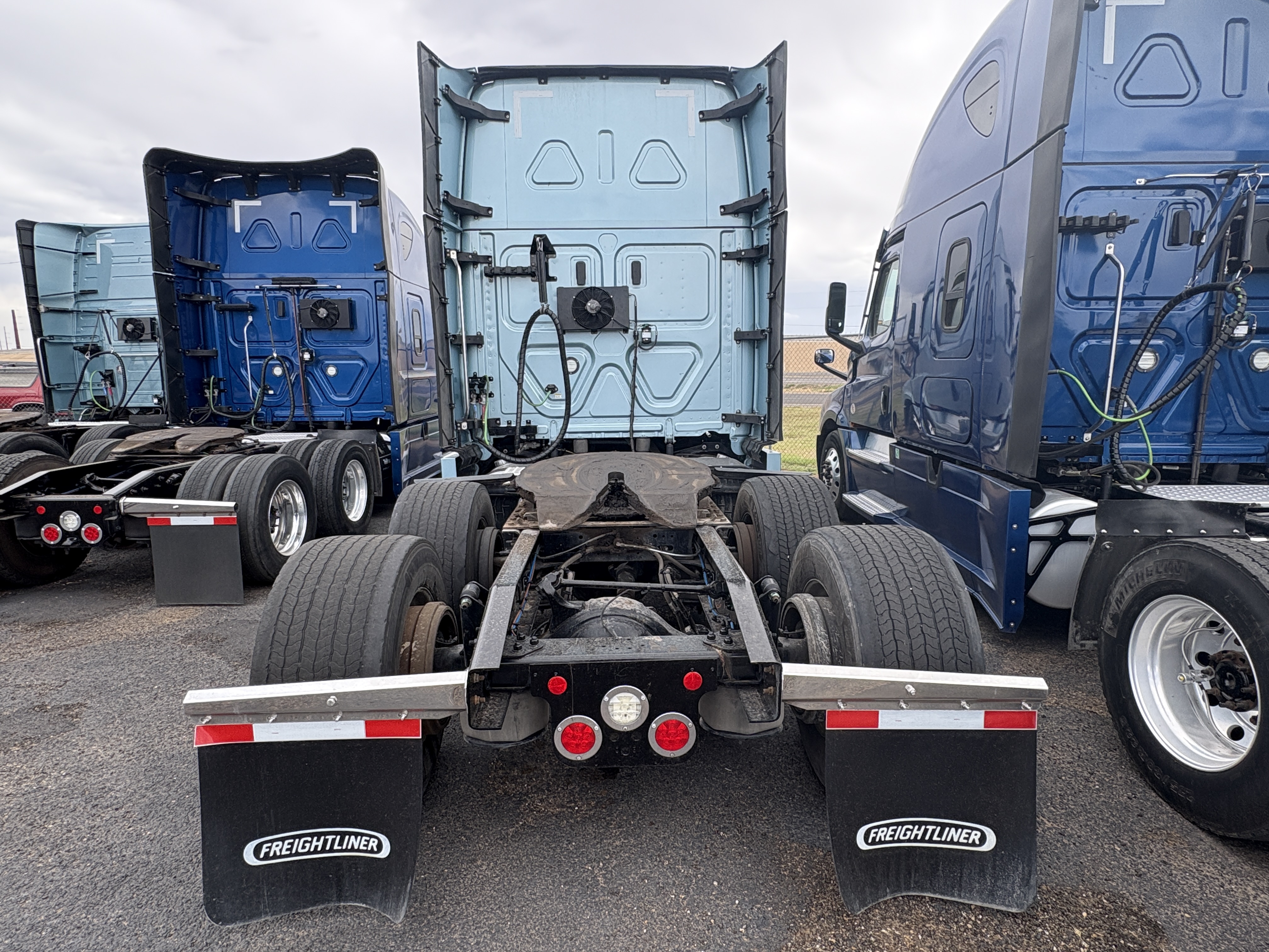 2023 Freightliner Cascadia - image 7