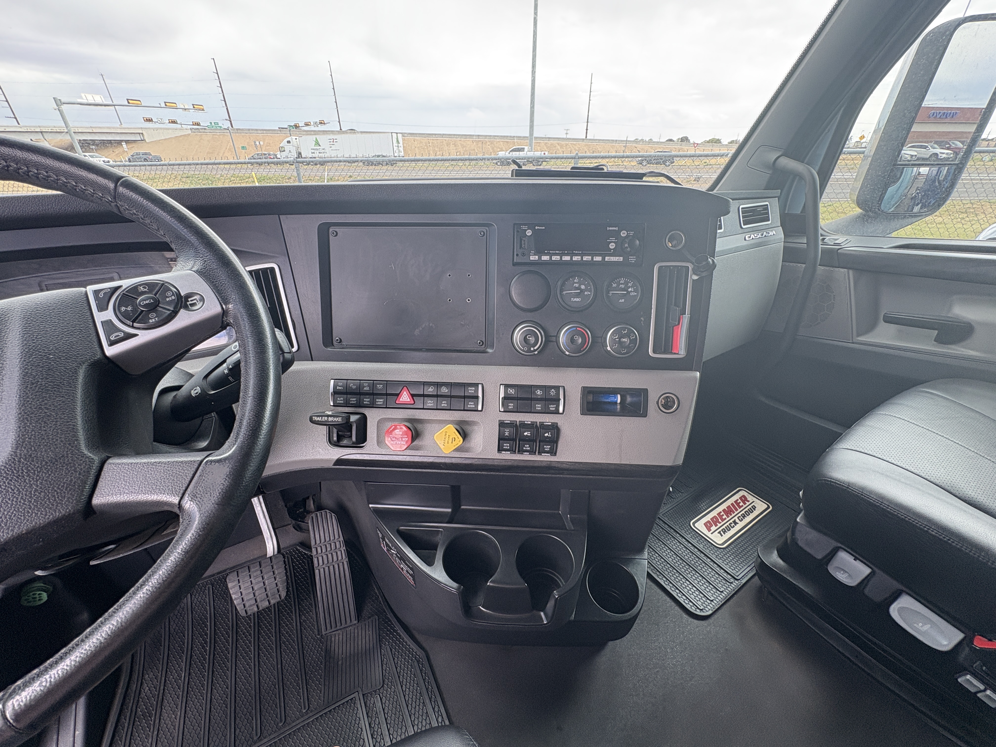 2023 Freightliner Cascadia - image 18