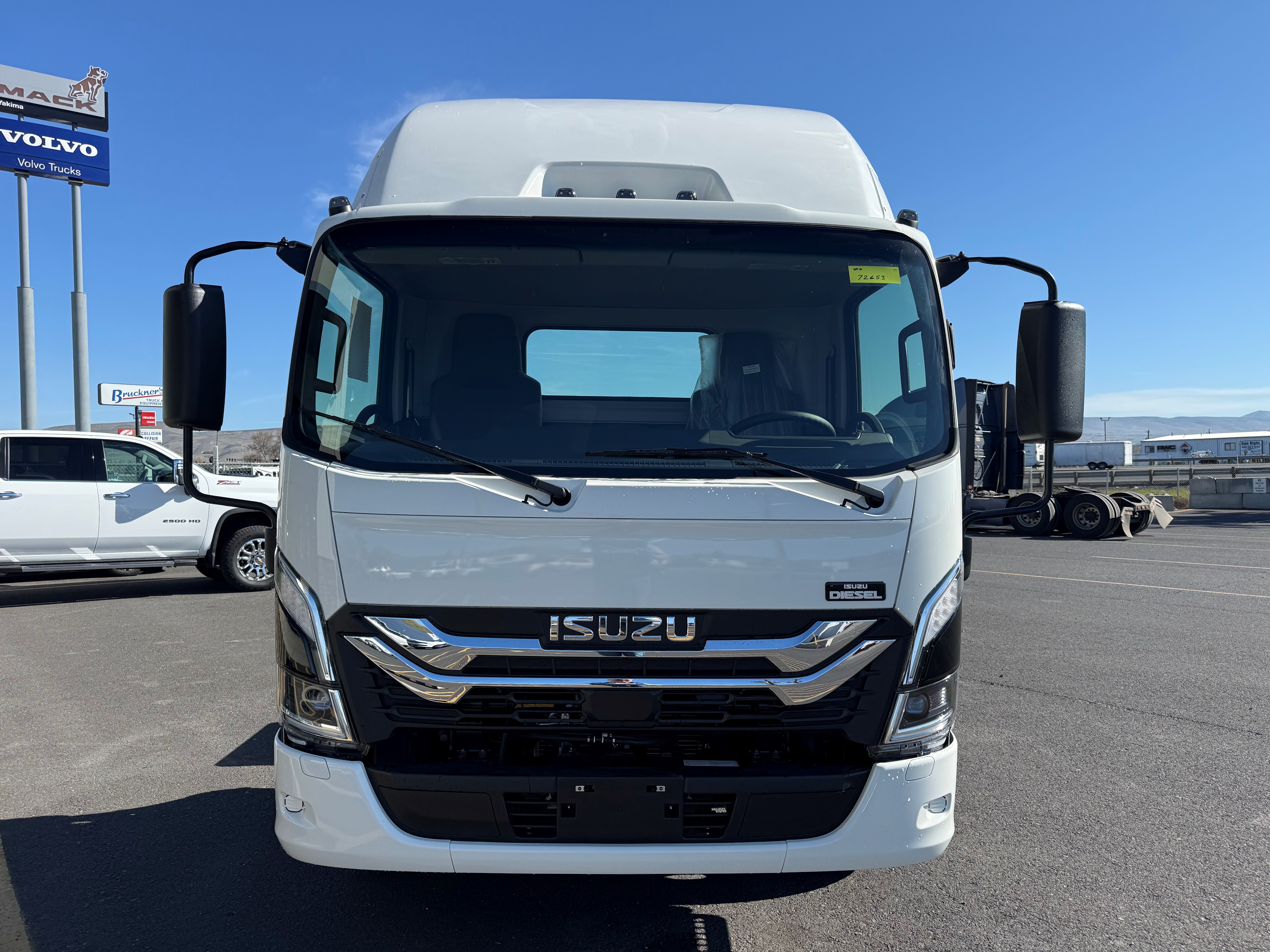 2026 Isuzu - image 2