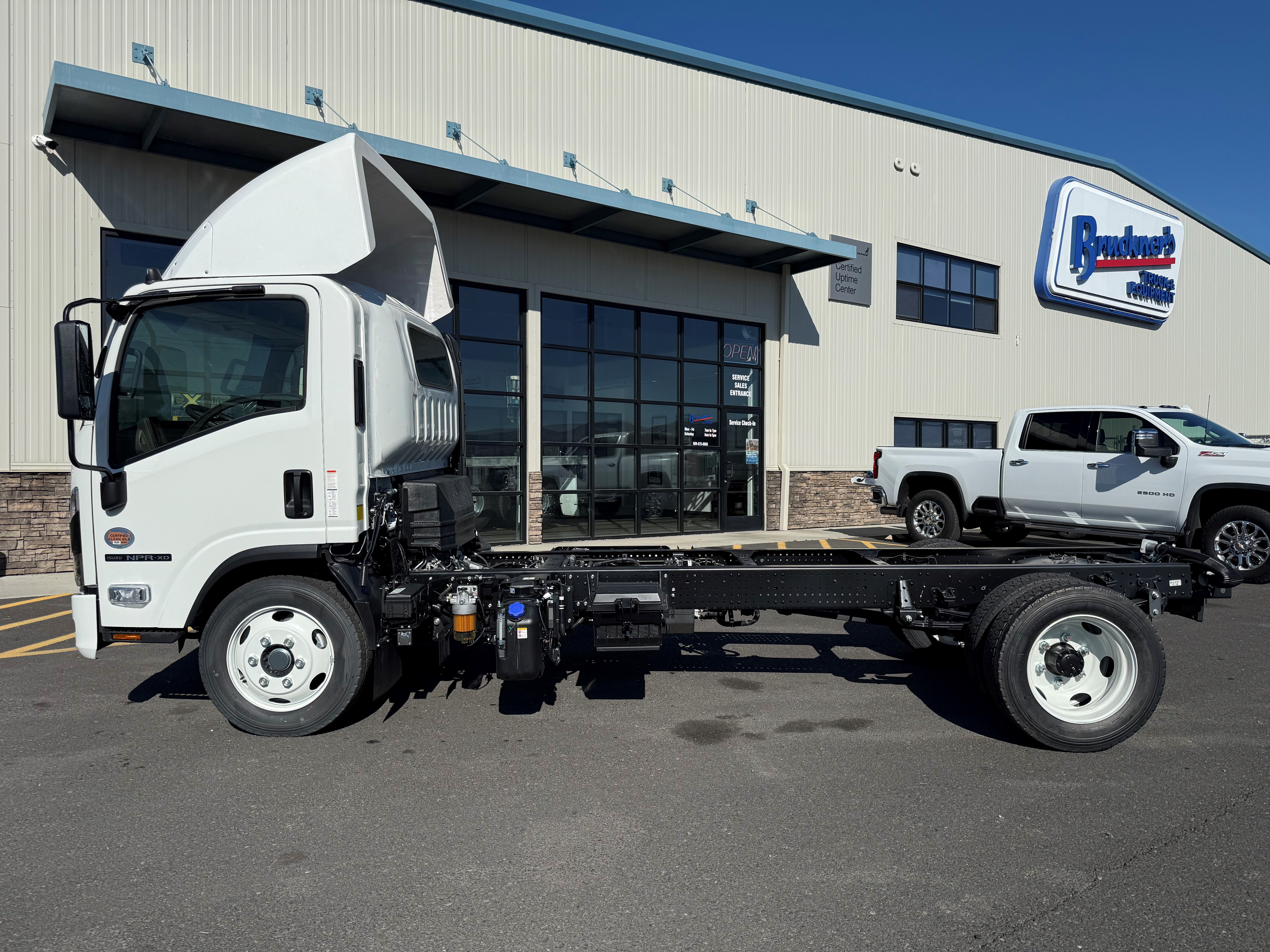 2026 Isuzu - image 8