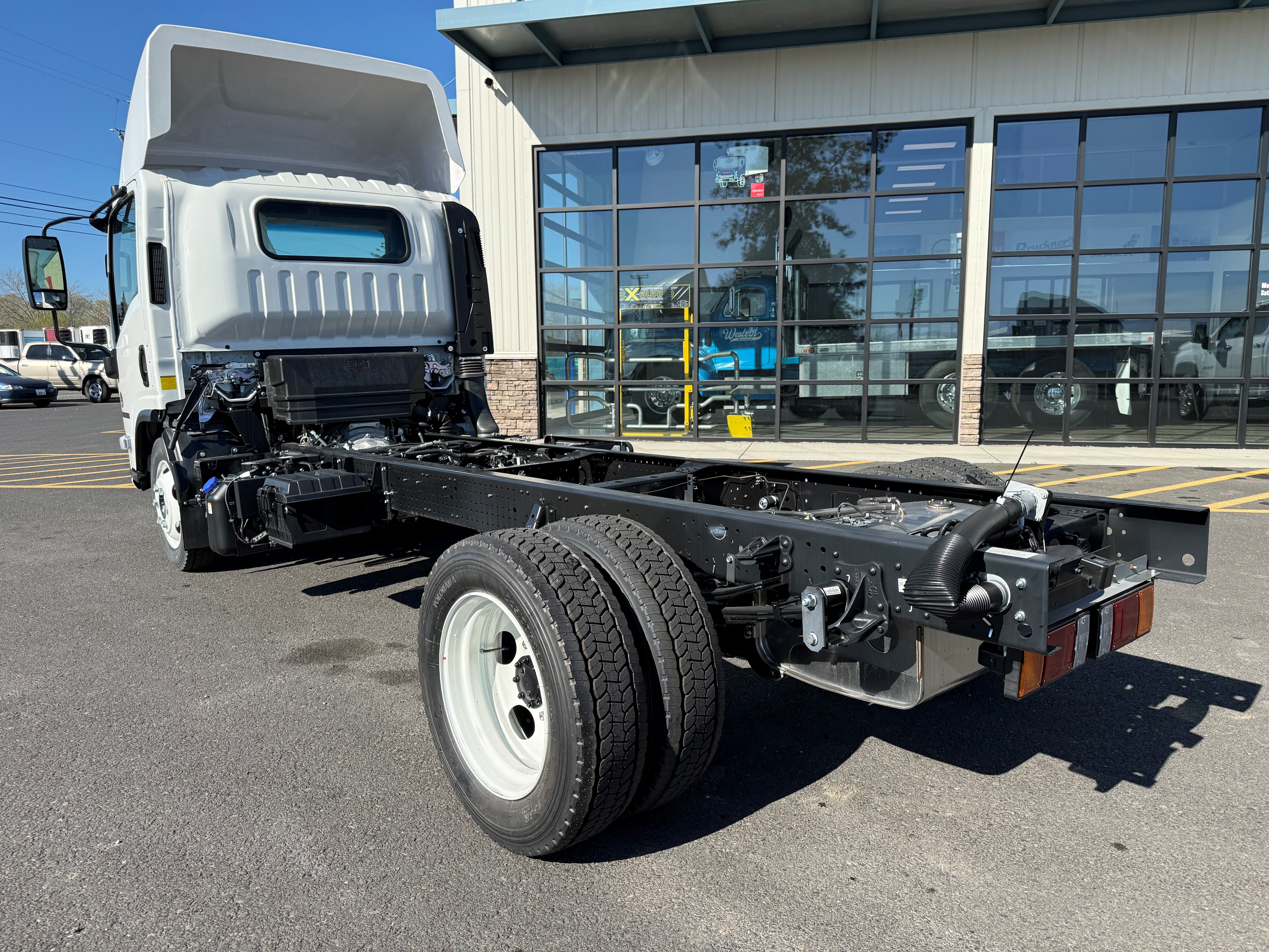 2026 Isuzu - image 7