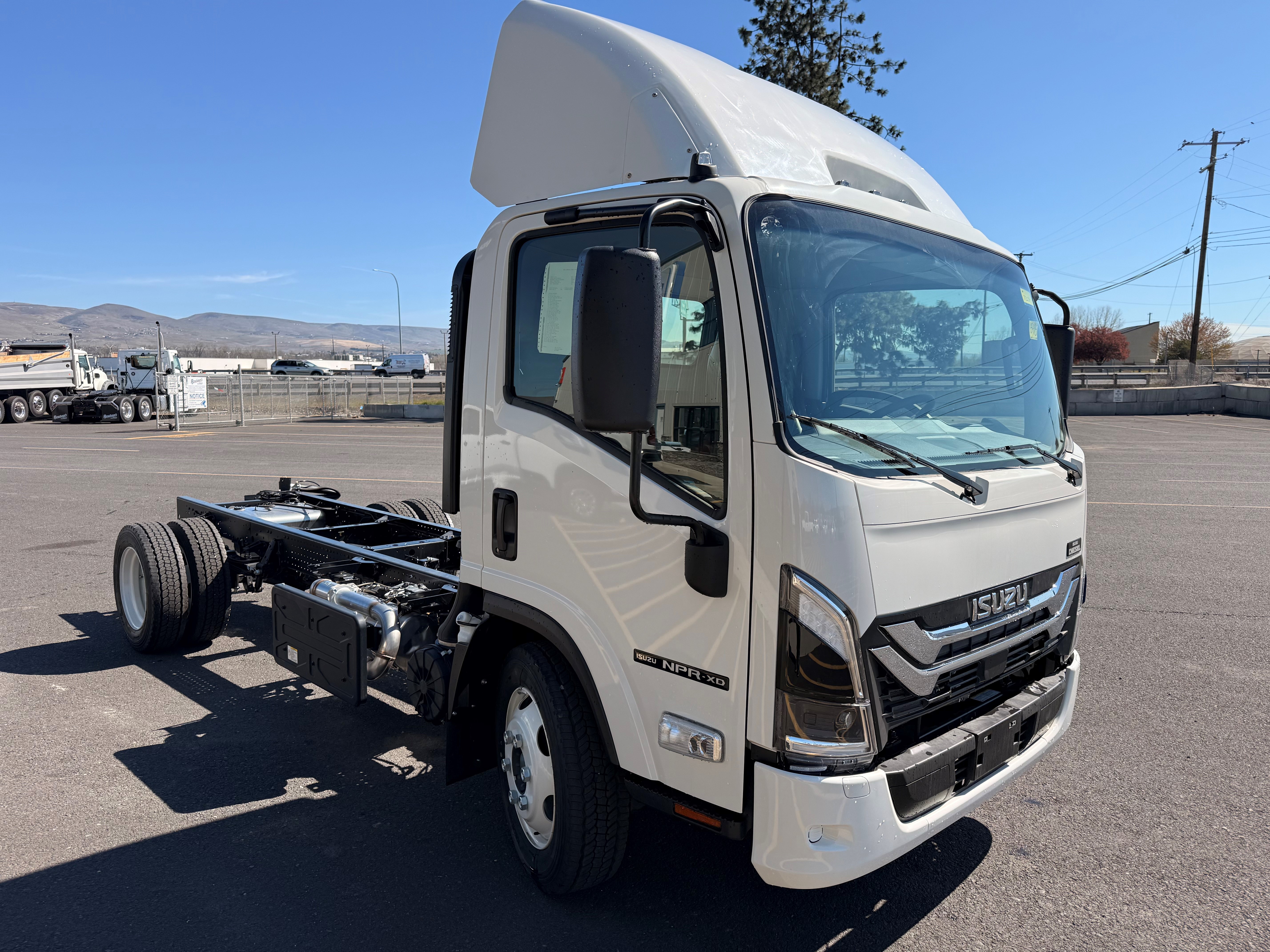 2026 Isuzu - image 3