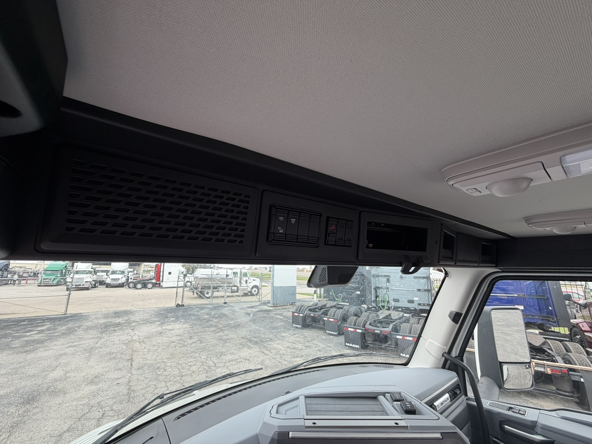 2027 Mack - image 15