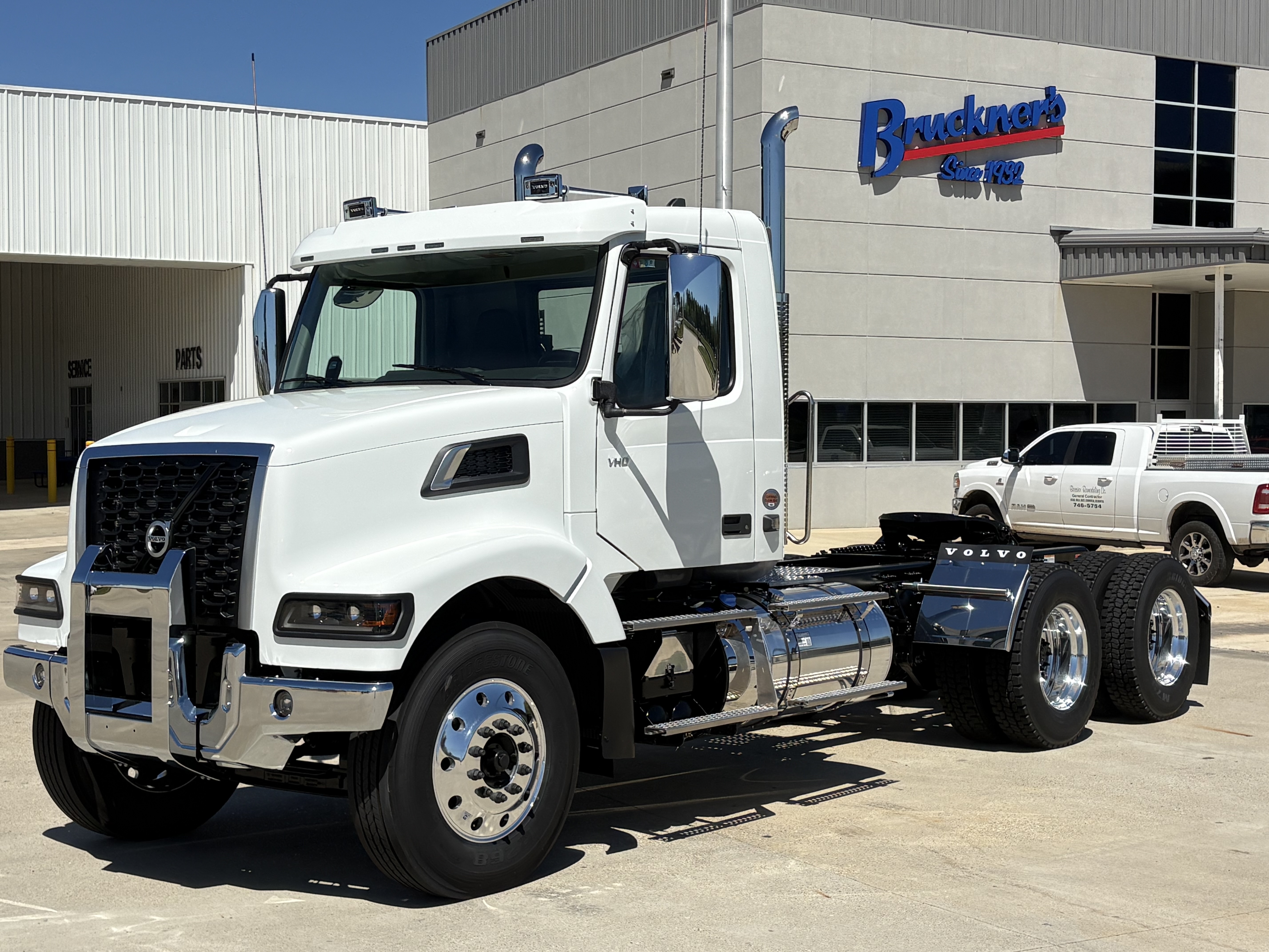 2027 Volvo - image 1