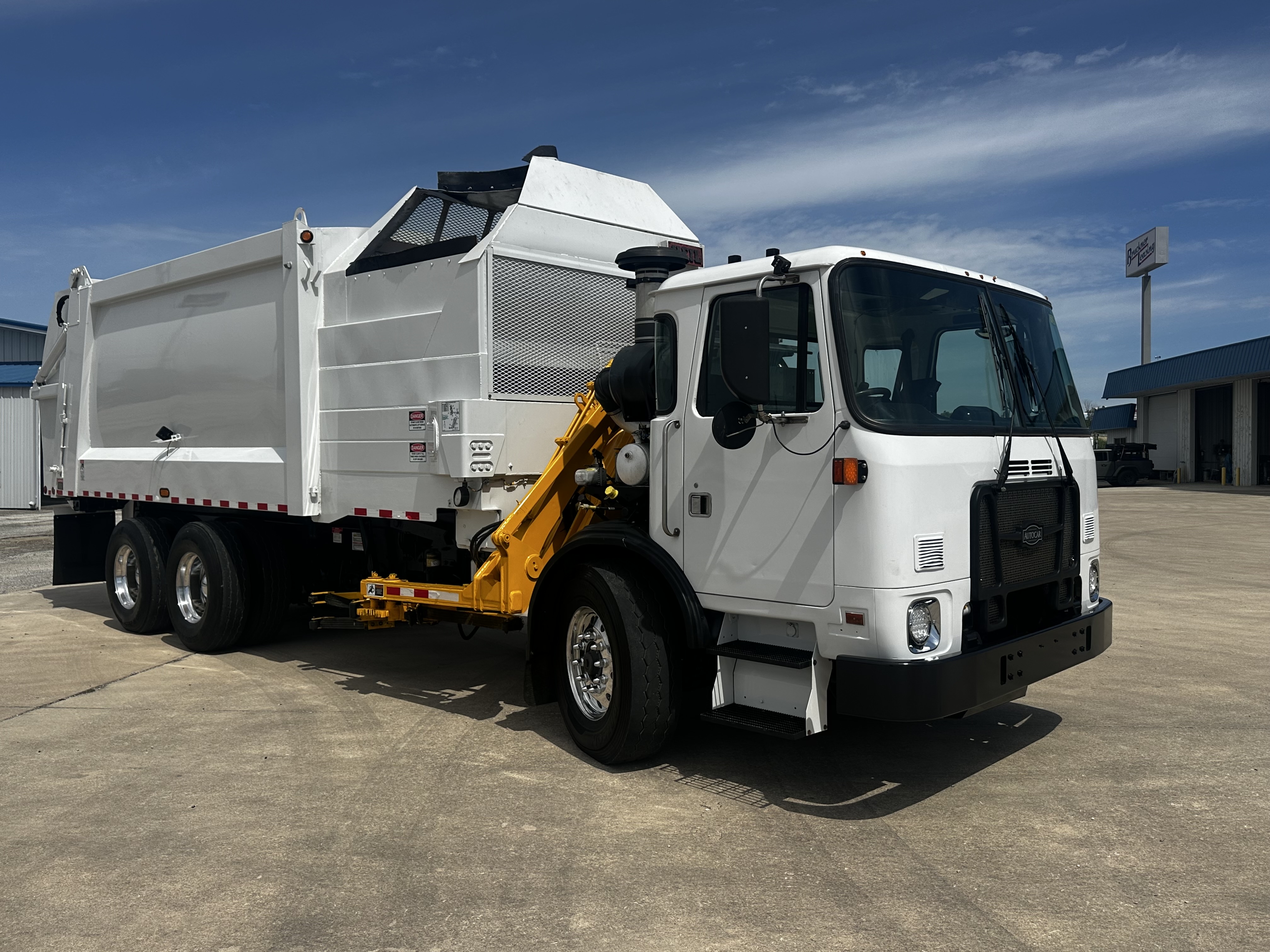 2019 Autocar - image 1