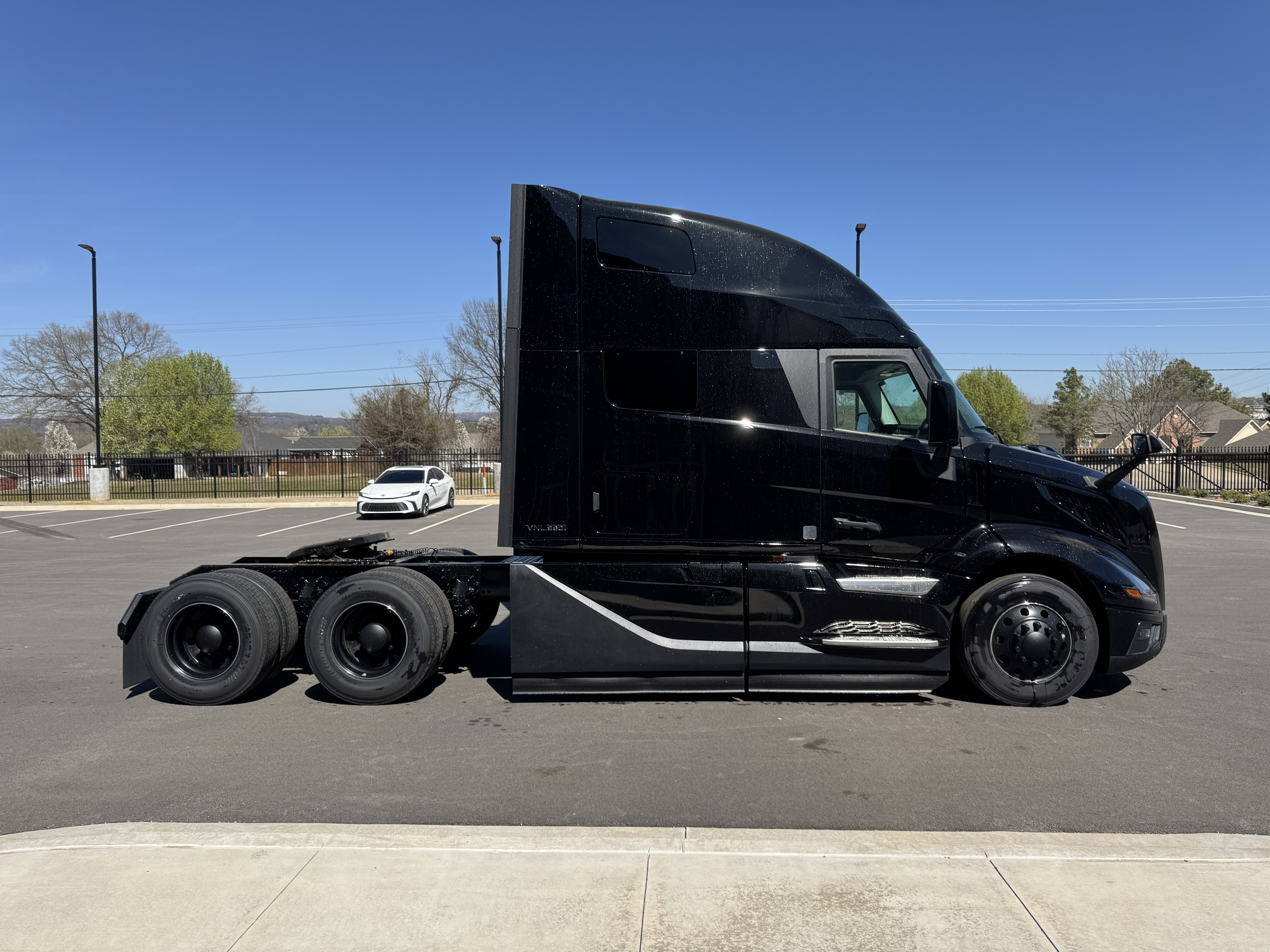 2026 Volvo - image 6