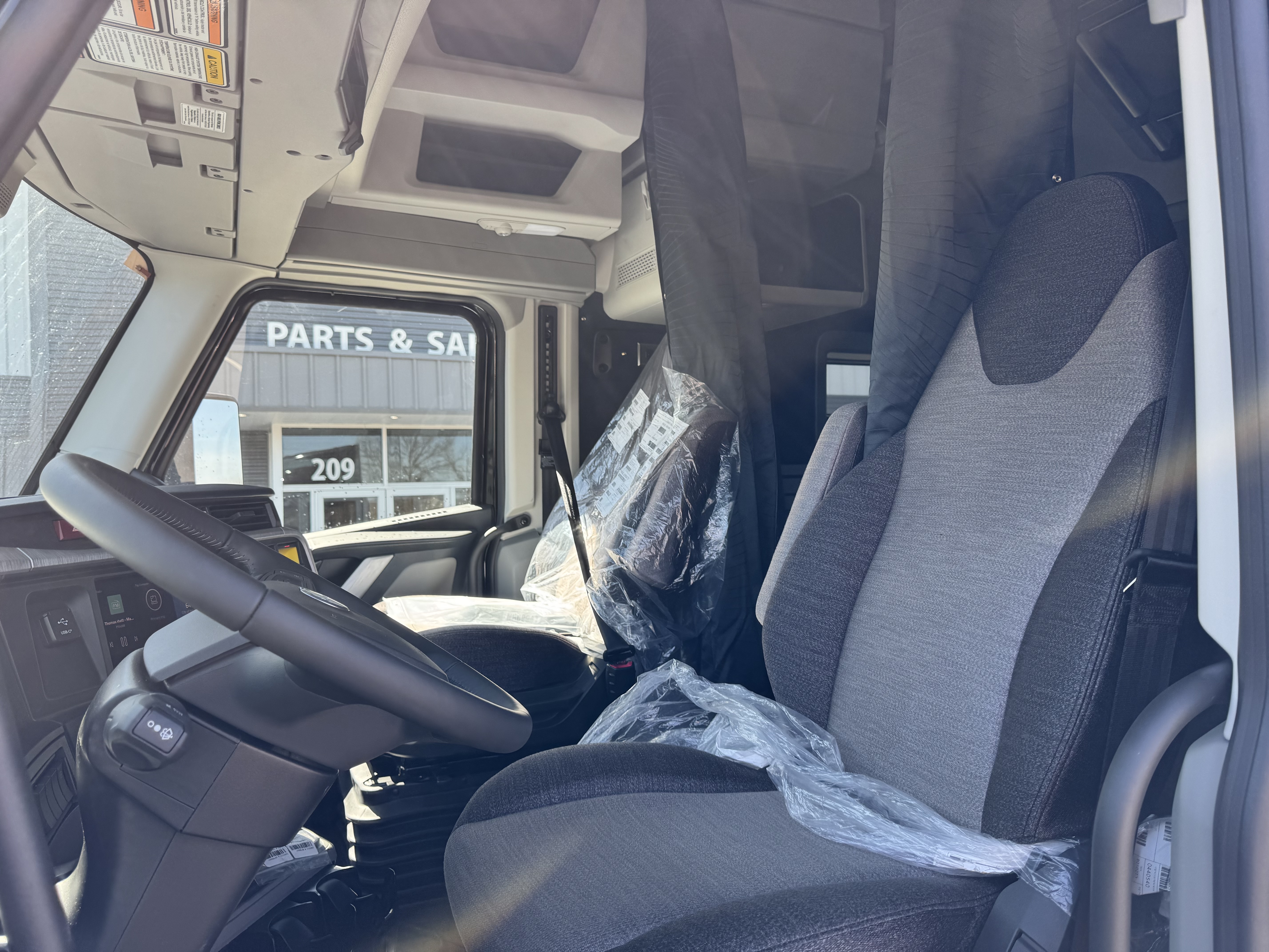 2026 Volvo - image 11