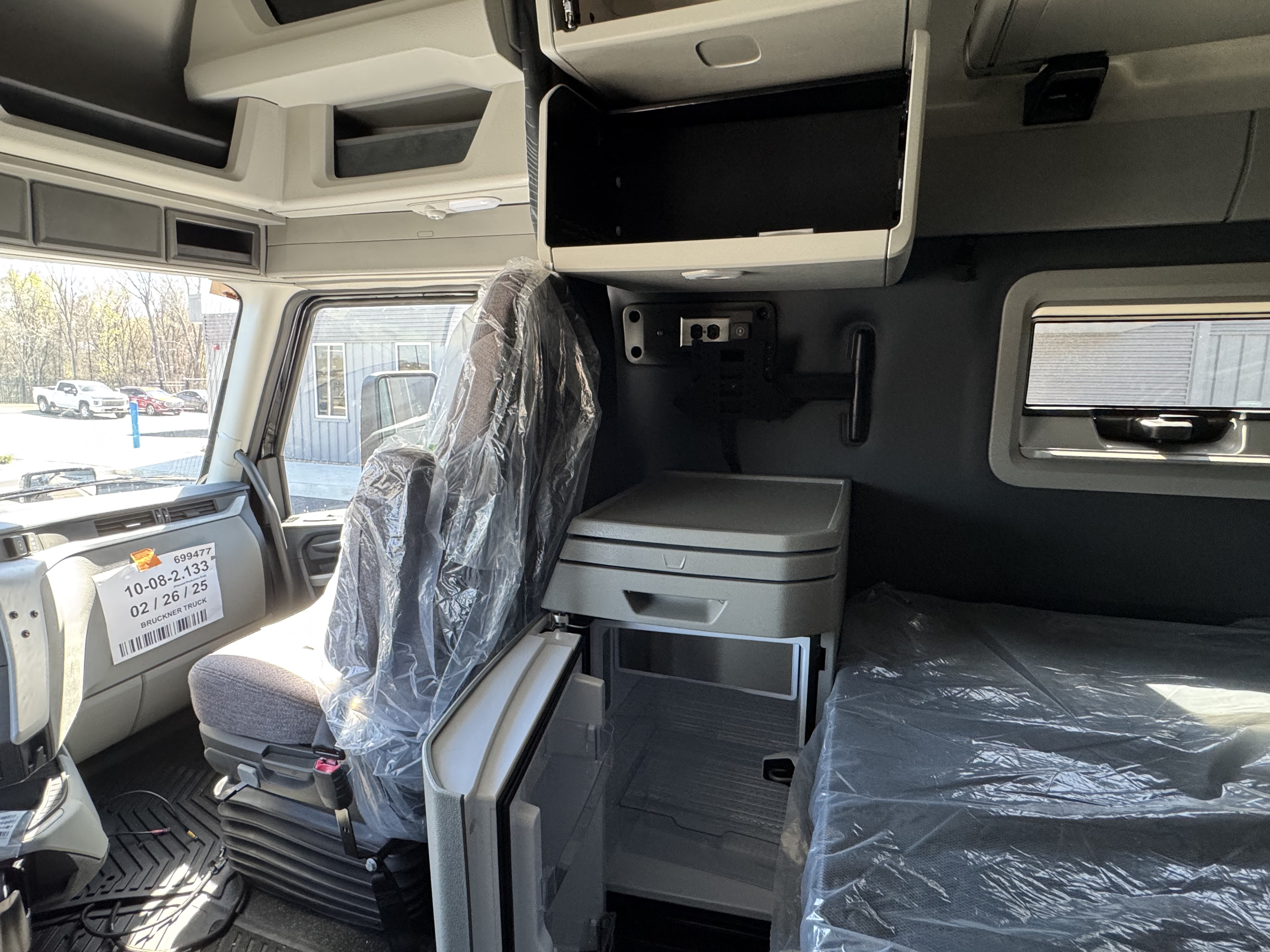 2026 Volvo - image 19