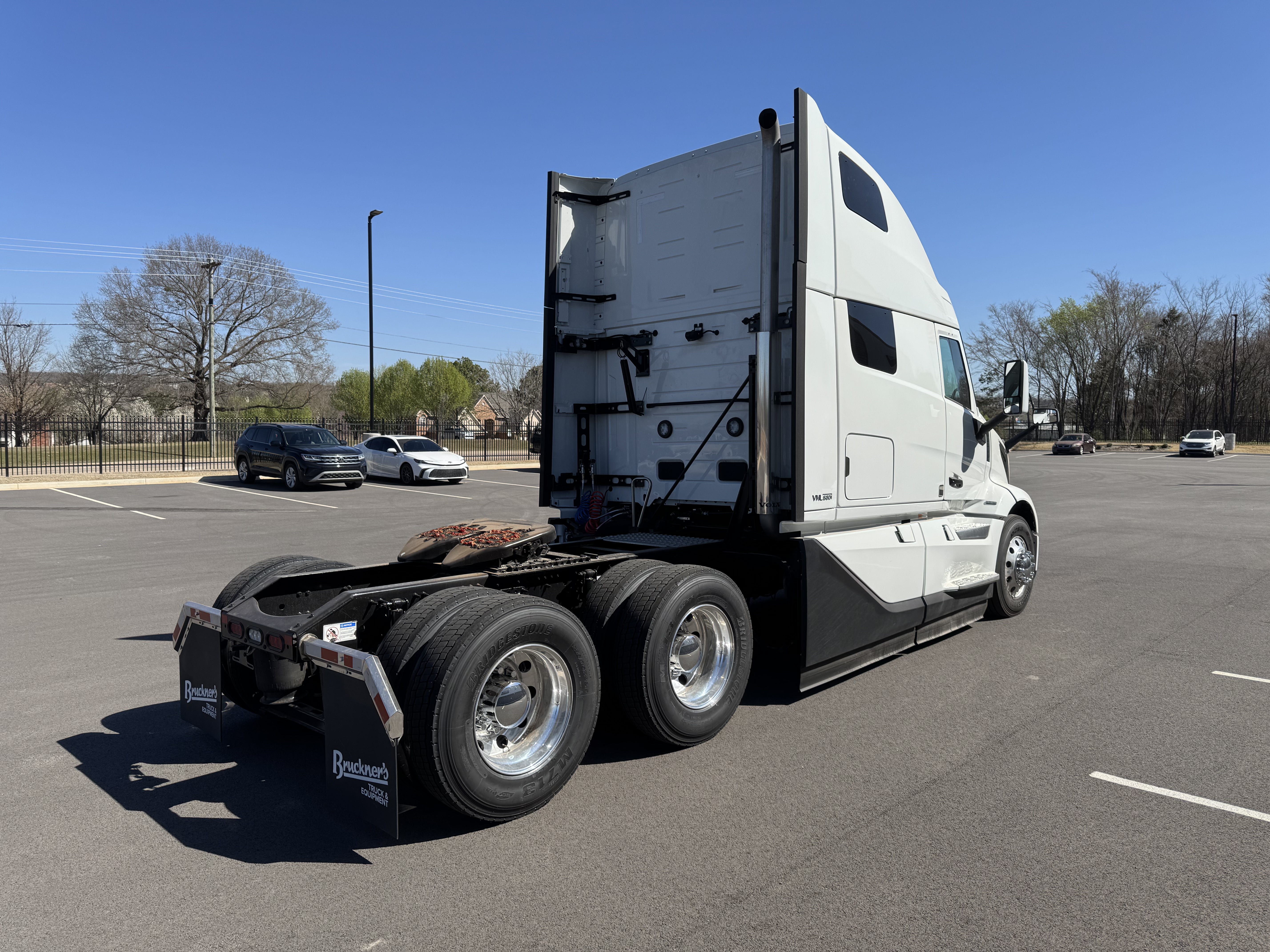 2026 Volvo - image 5