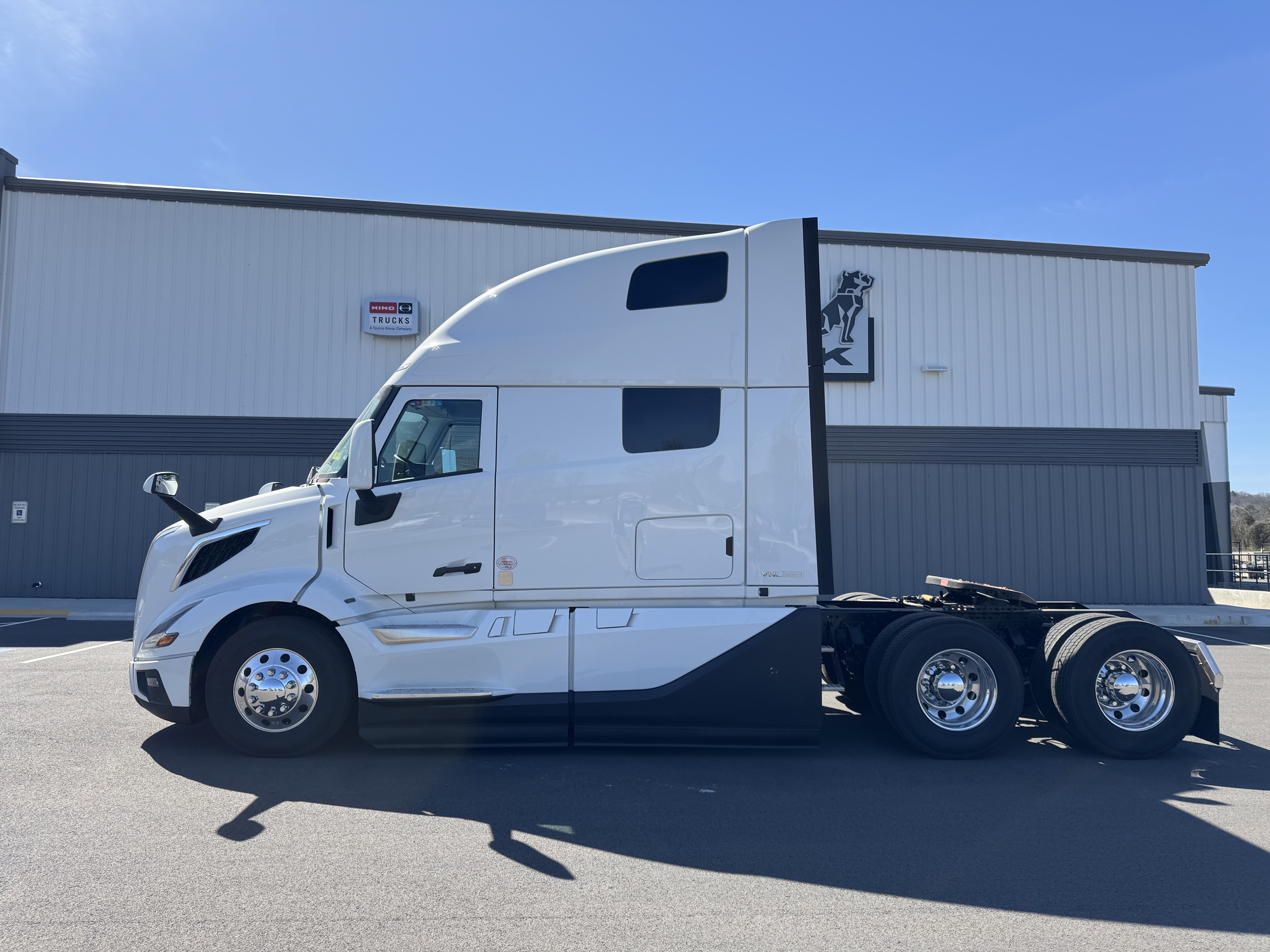 2026 Volvo - image 2