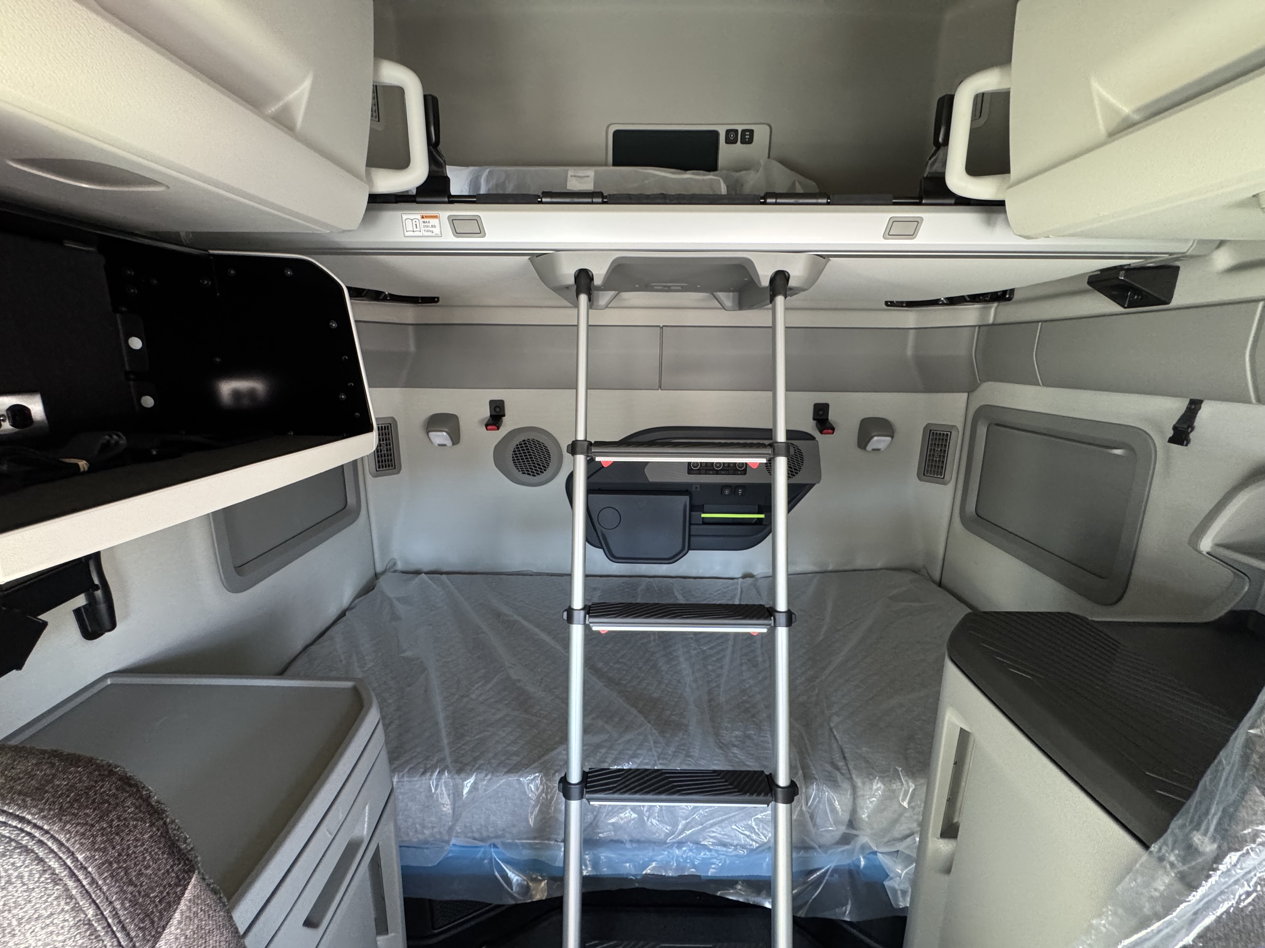 2026 Volvo - image 16