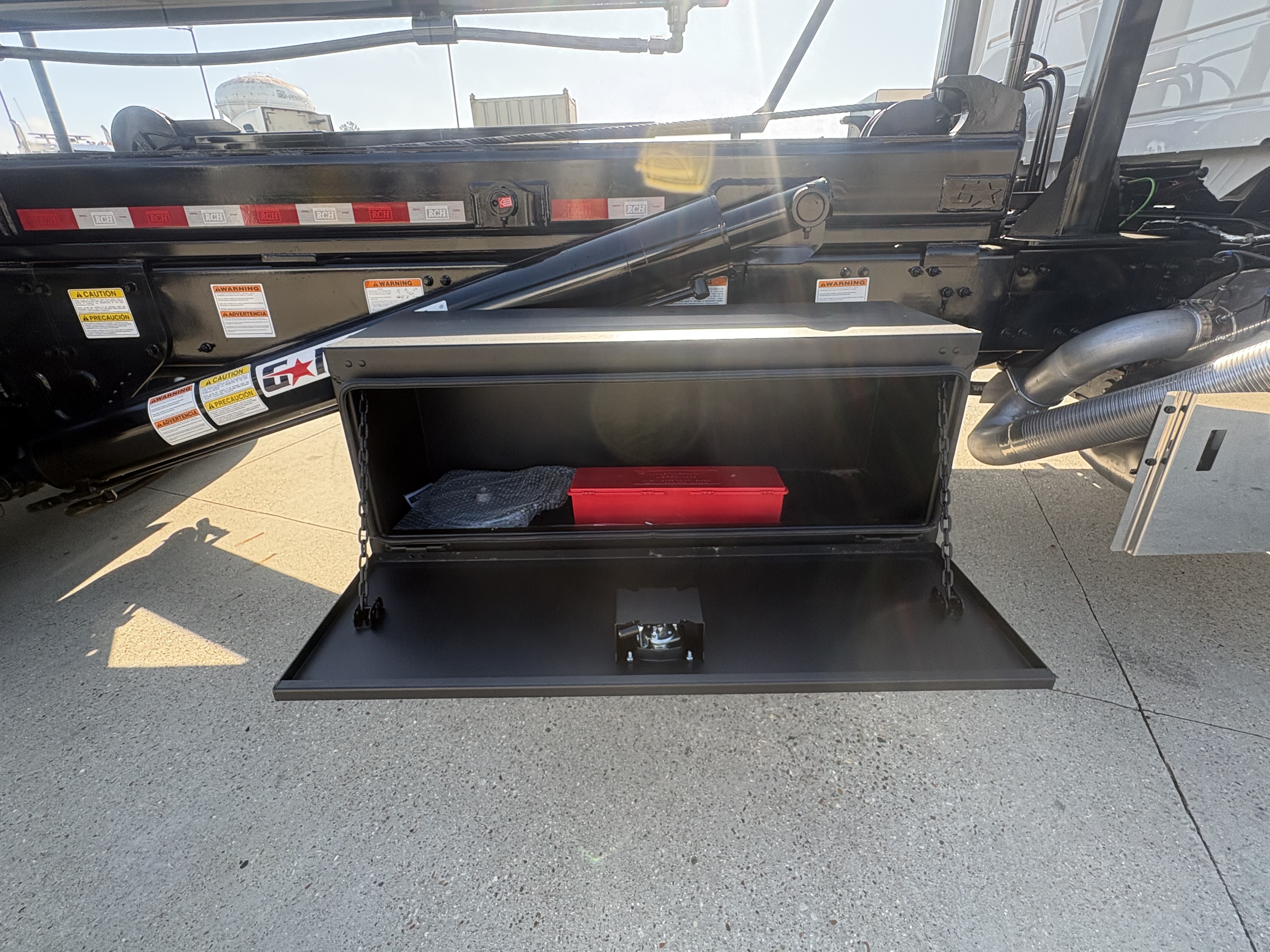 2026 Volvo - image 10