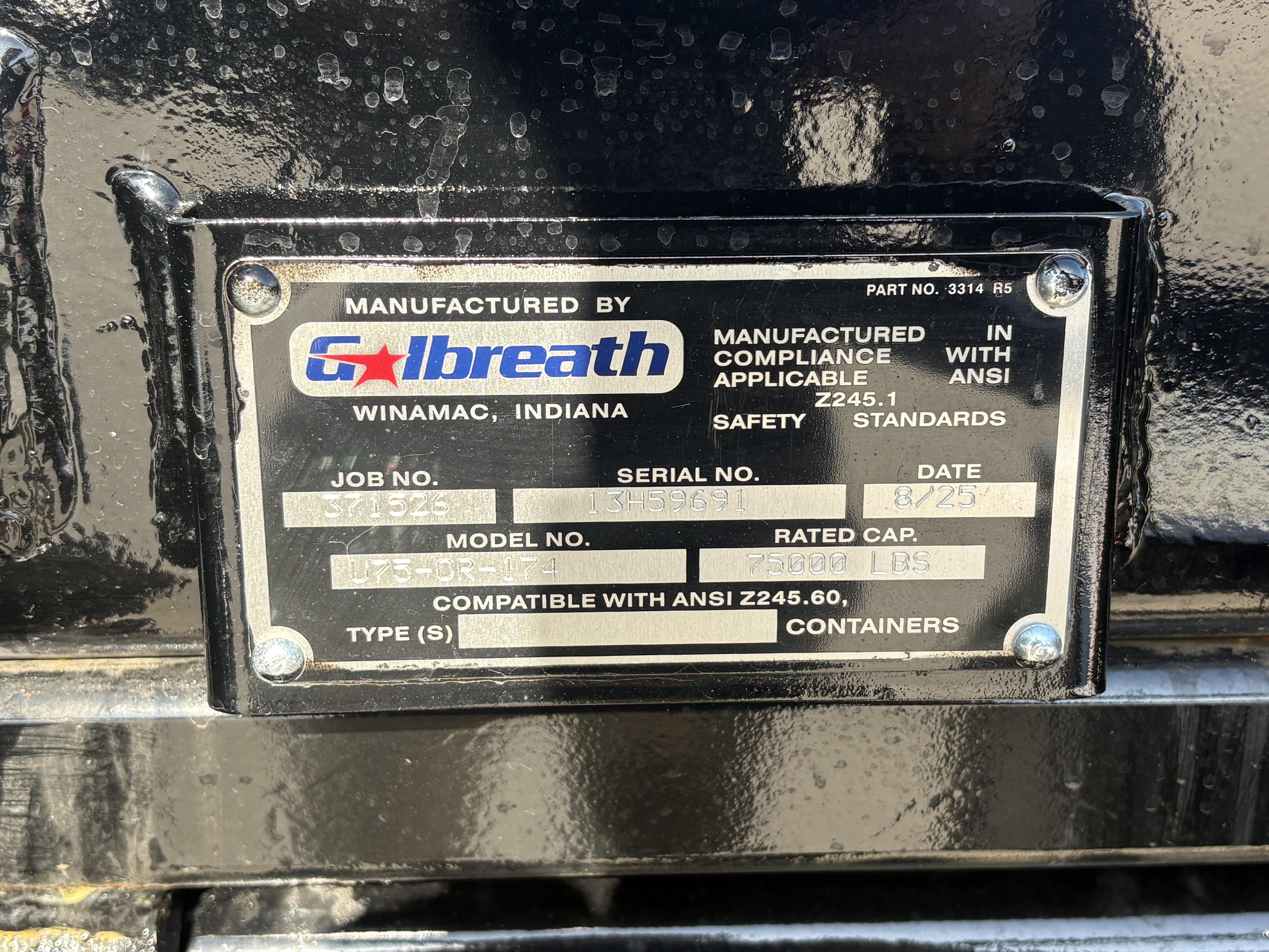 2026 Volvo - image 12