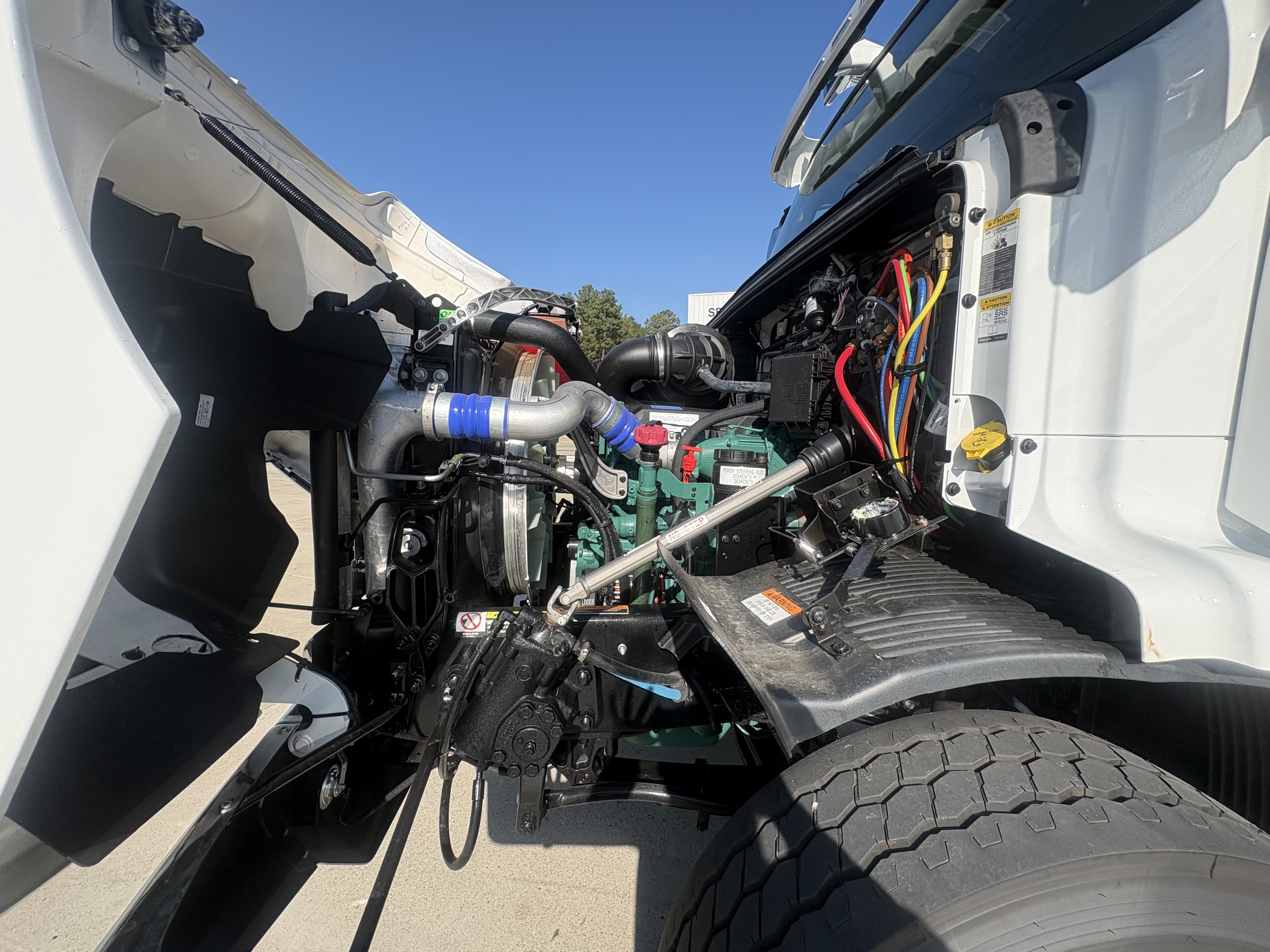 2026 Volvo - image 18