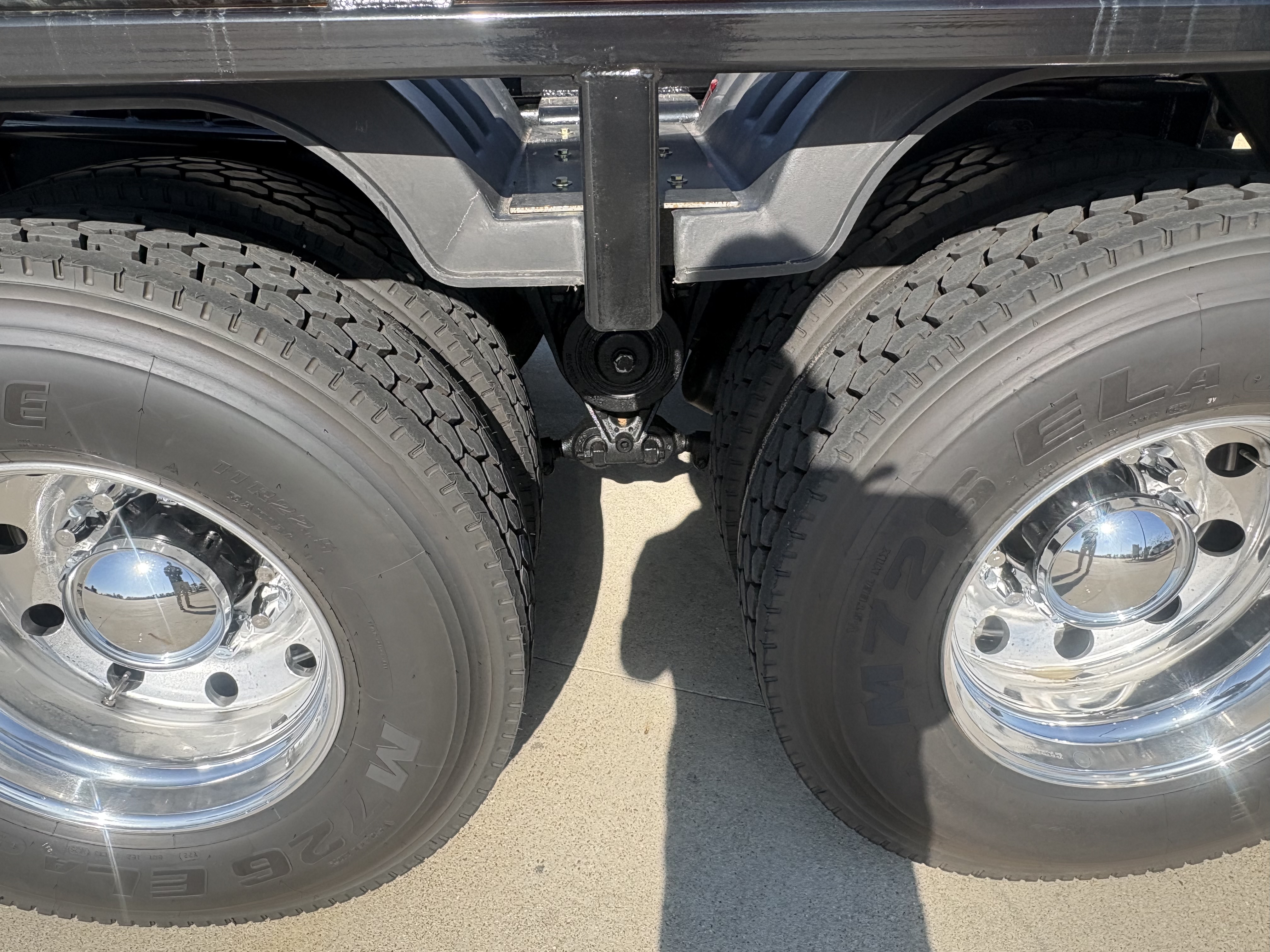 2026 Volvo - image 9