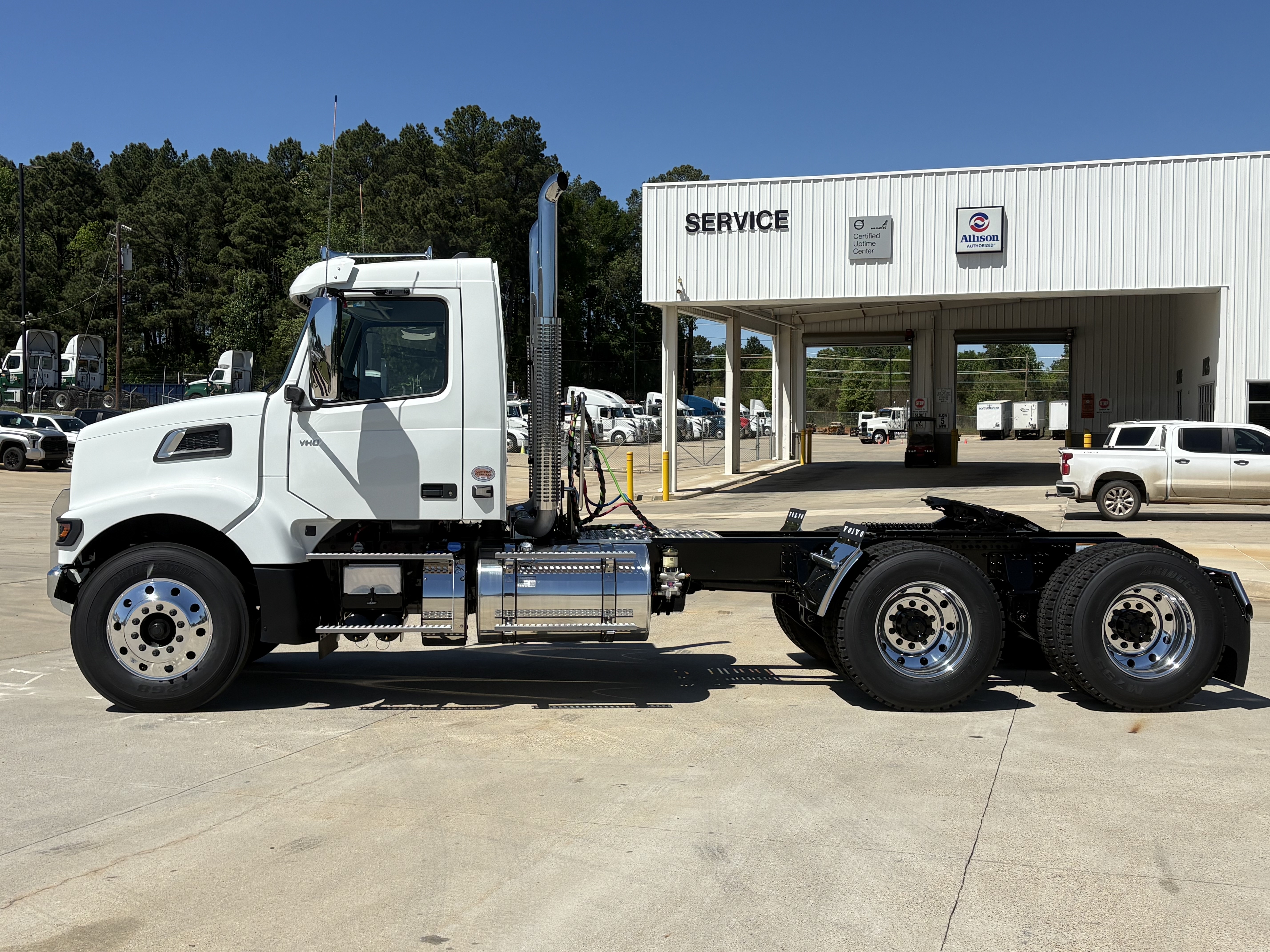 2027 Volvo in Shreveport, LA — photo 3