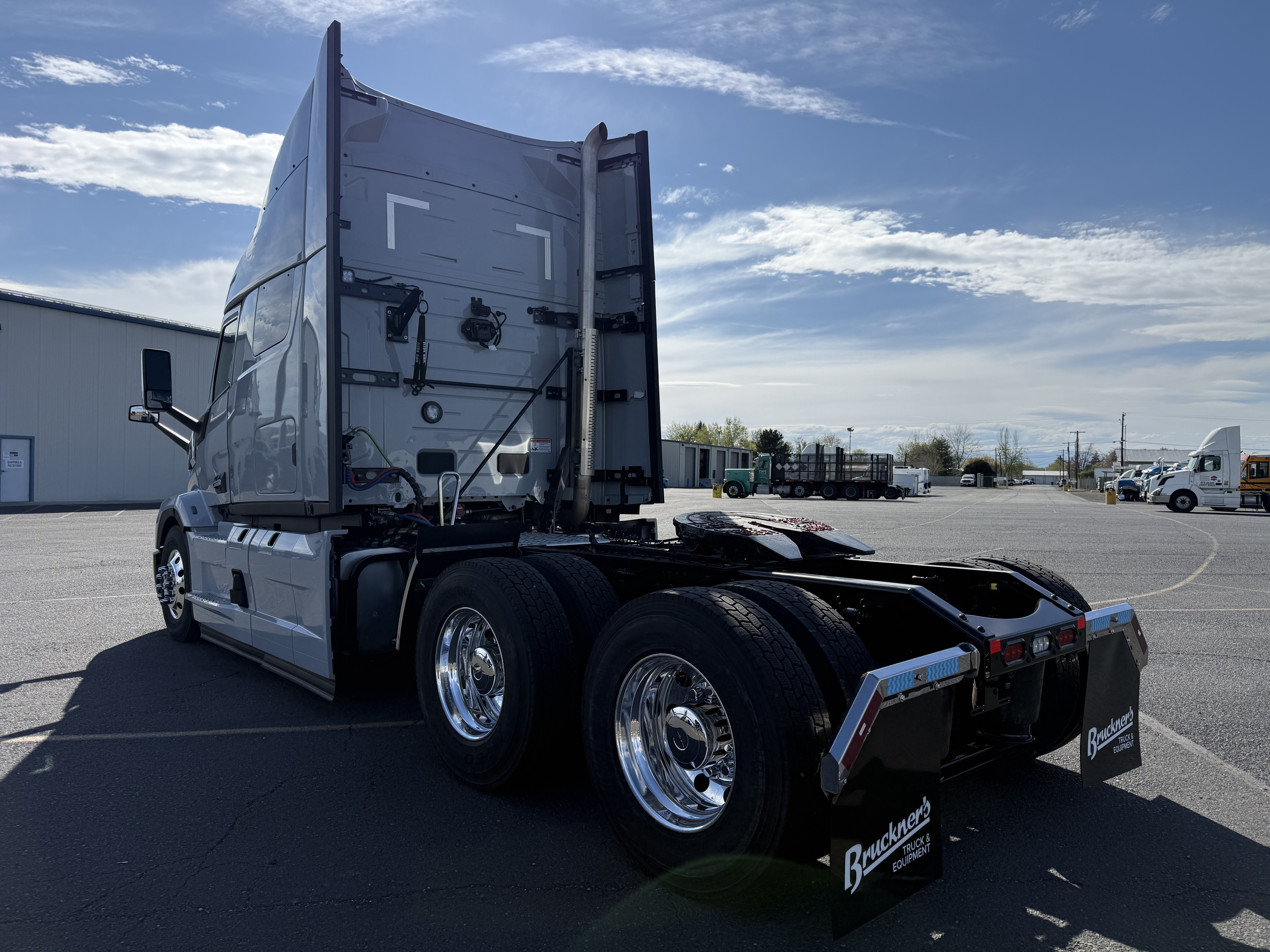 2027 Mack Anthem in Yakima, WA — photo 7