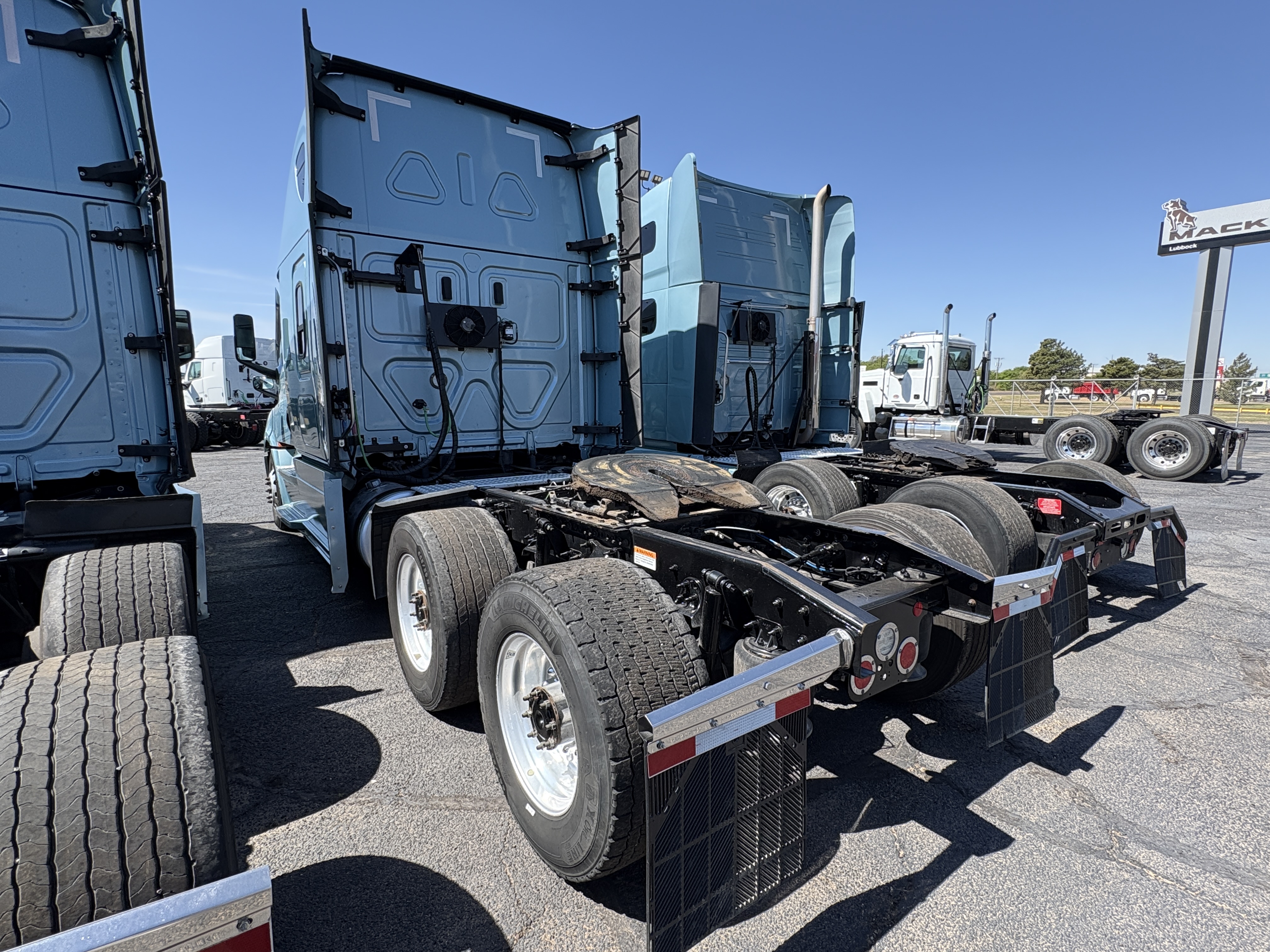 2023 Freightliner Cascadia in Shreveport, LA — photo 8
