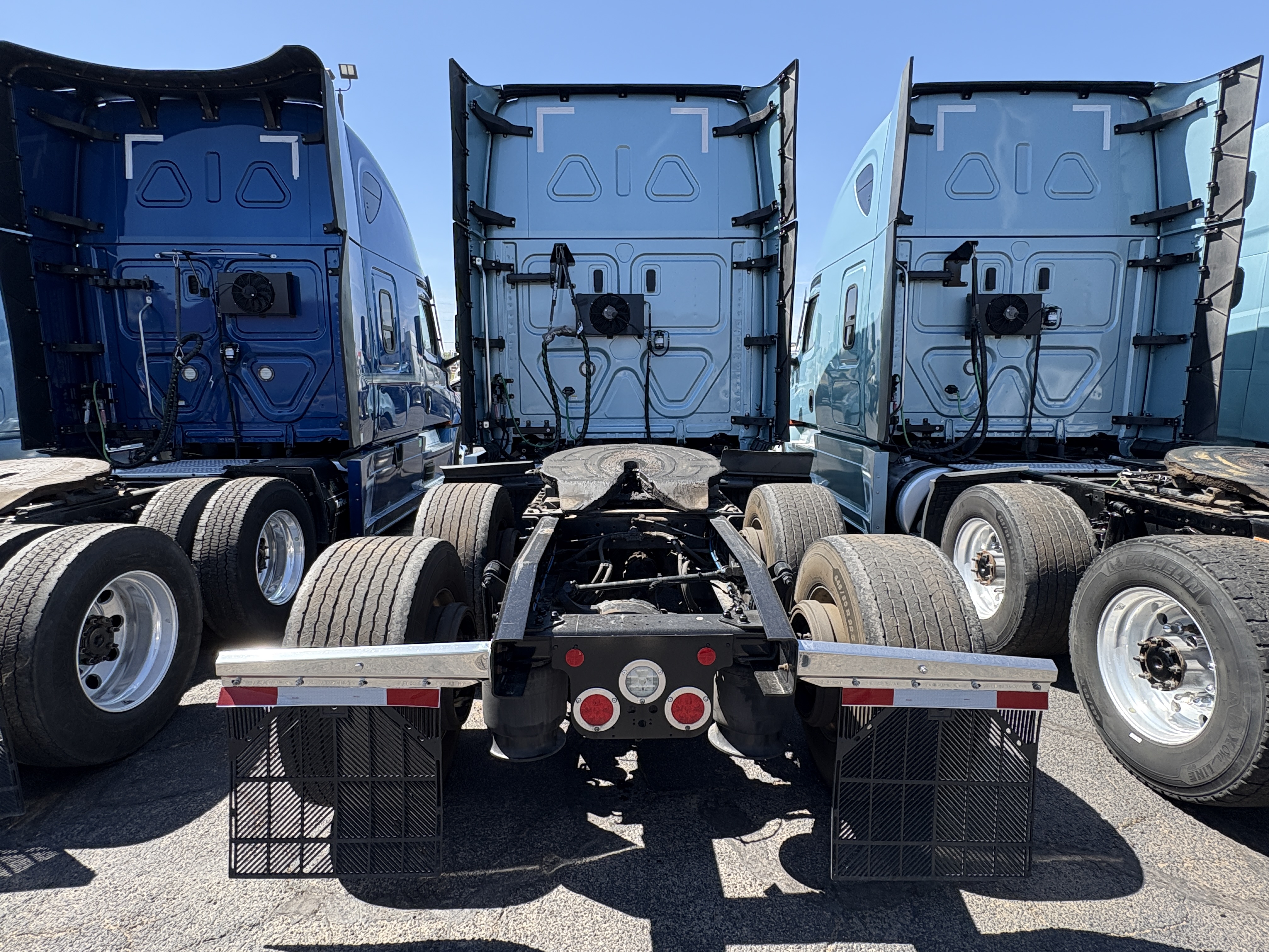 2023 Freightliner Cascadia in San Antonio, TX — photo 6