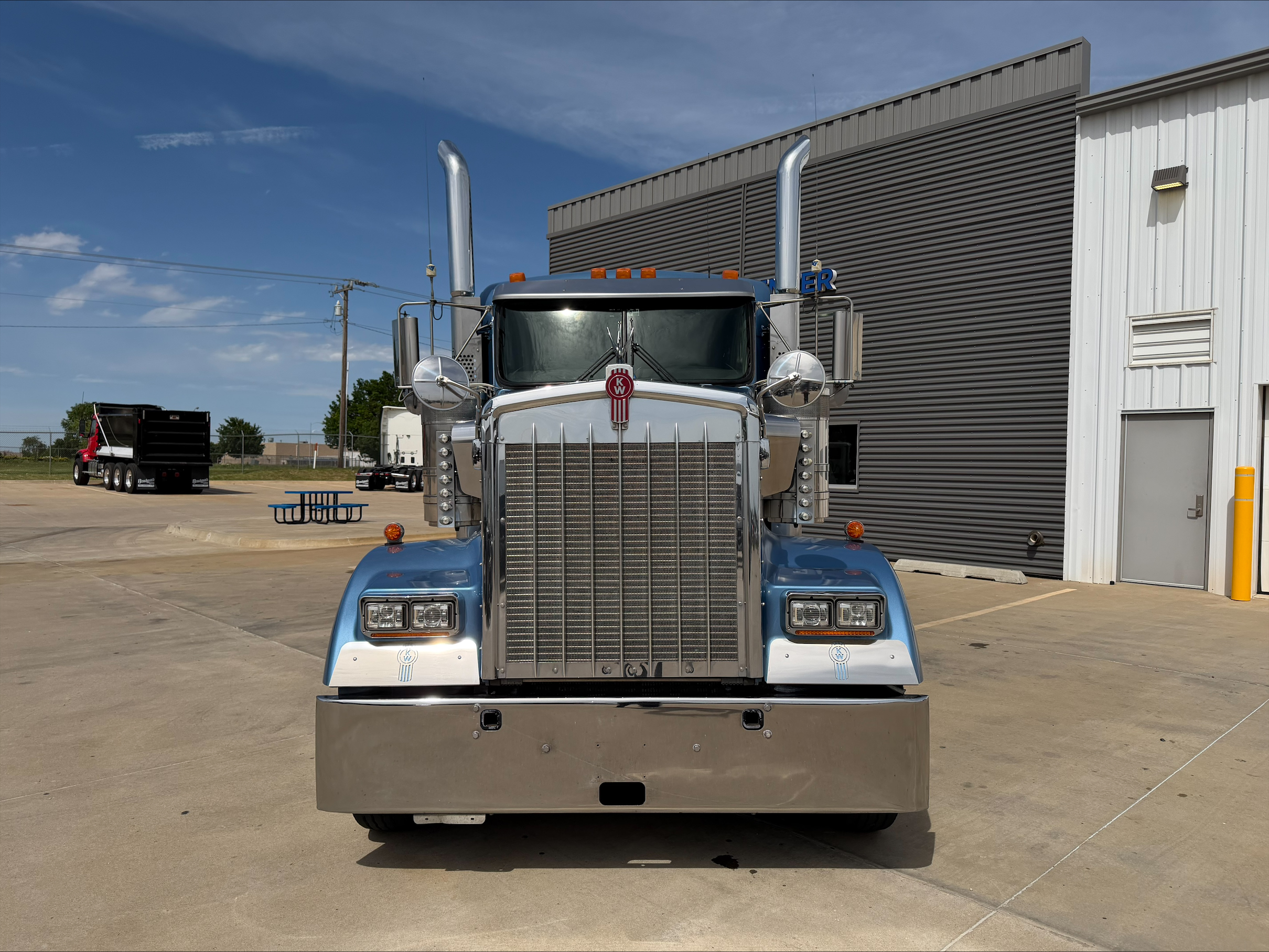 2022 Kenworth W900 in Oklahoma City, OK — photo 2