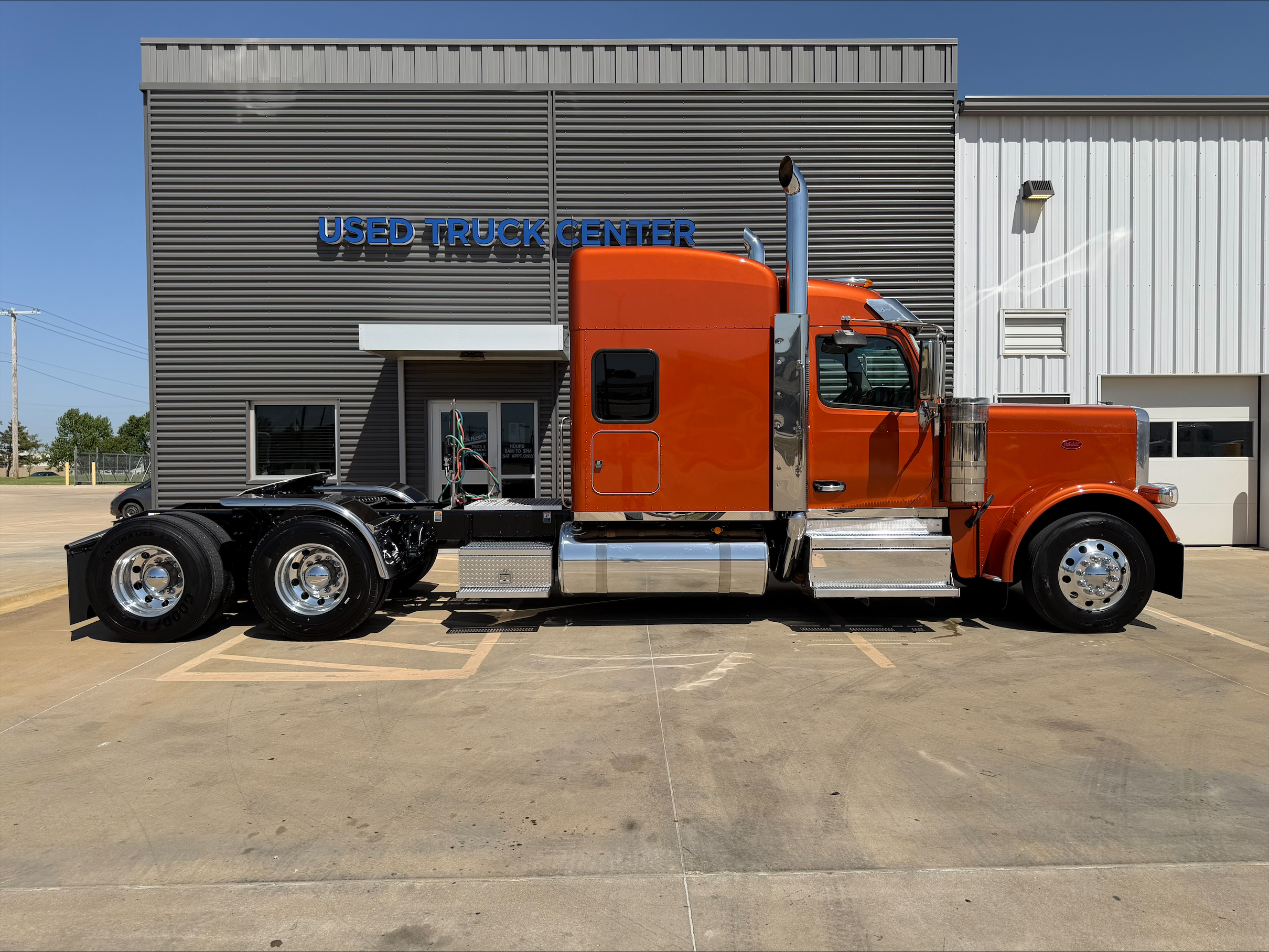 2025 Peterbilt 589 in Oklahoma City, OK — photo 4